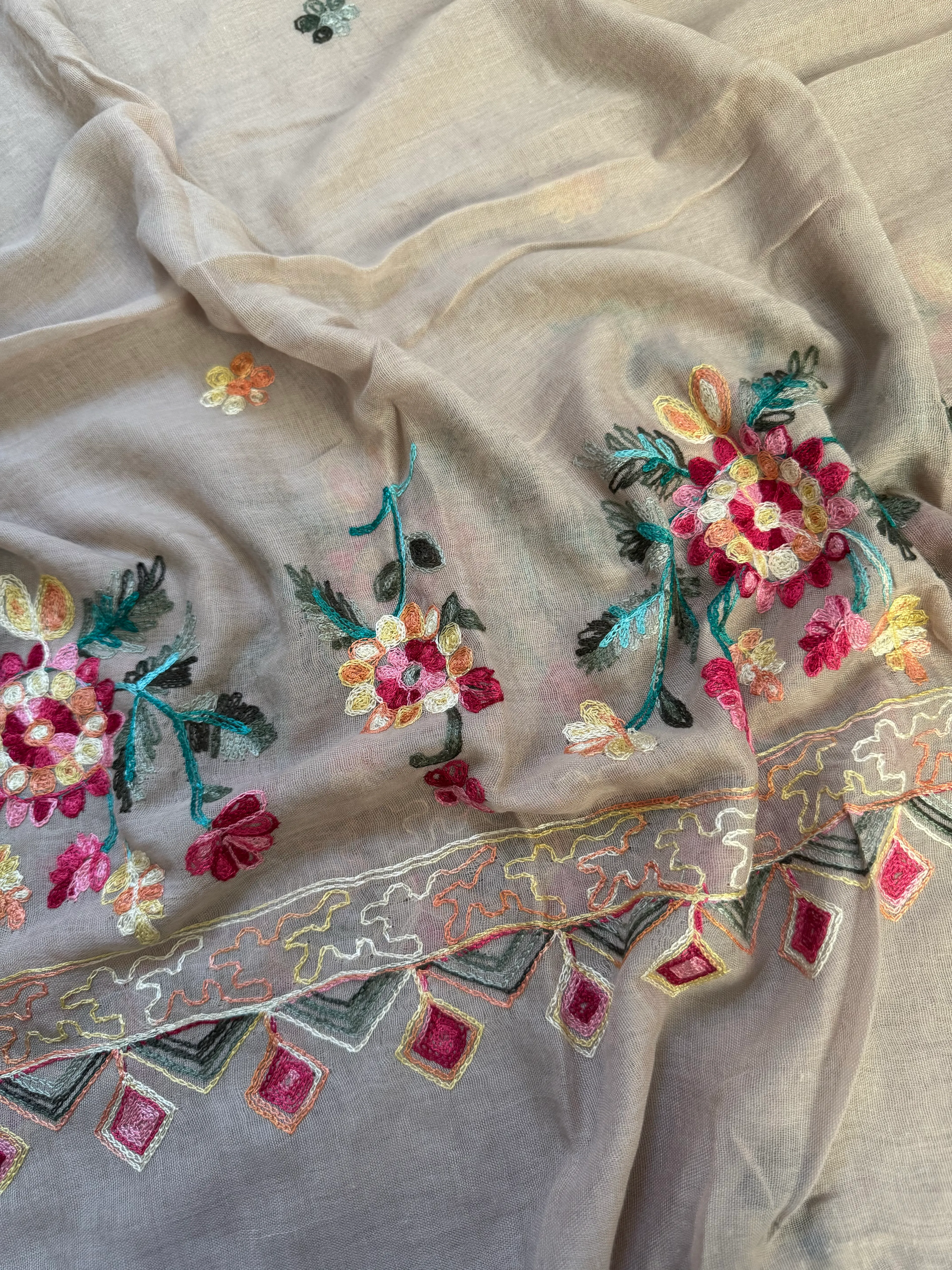 İşlemeli Pamuk Şal