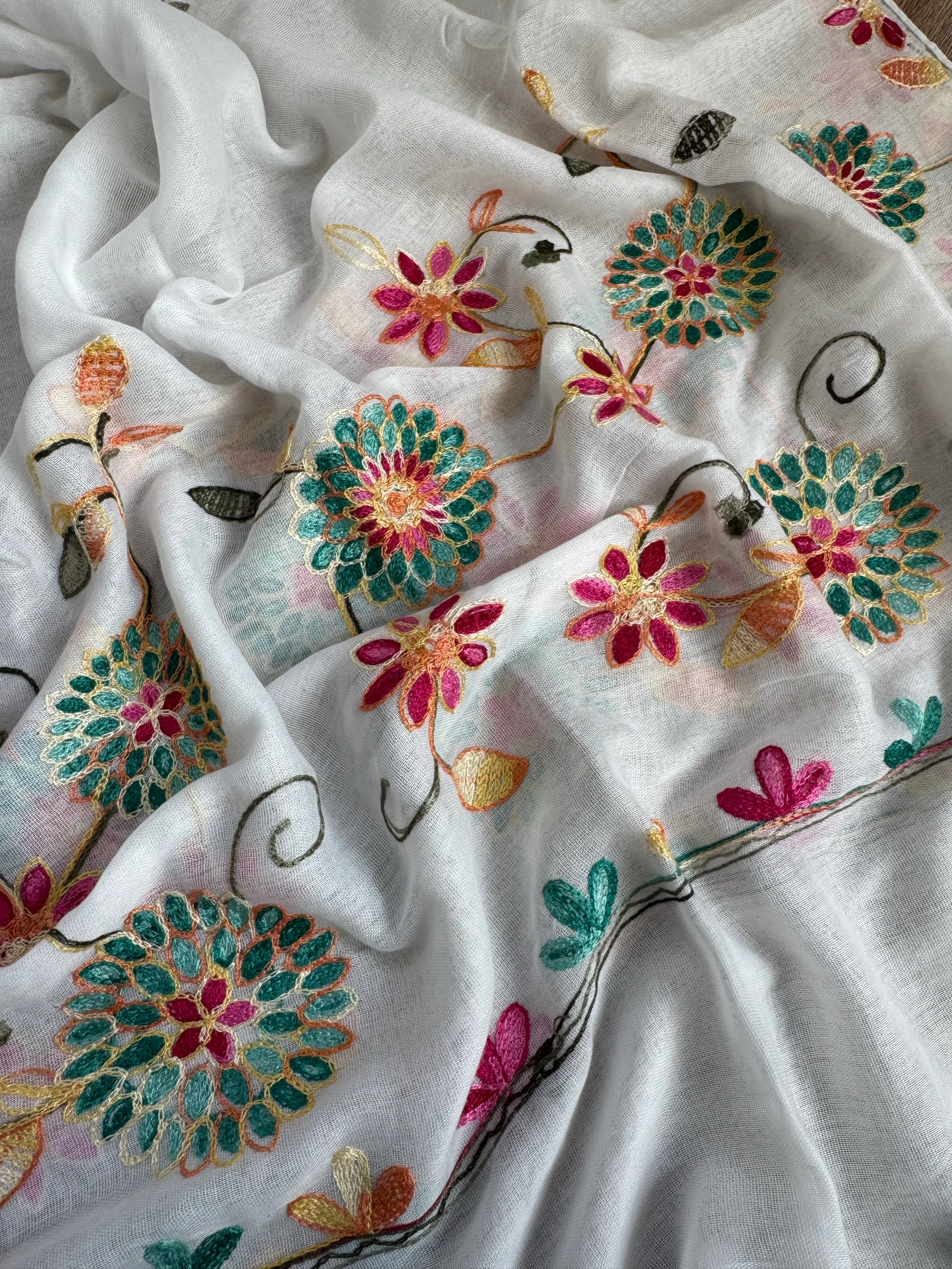 İşlemeli Pamuk Şal