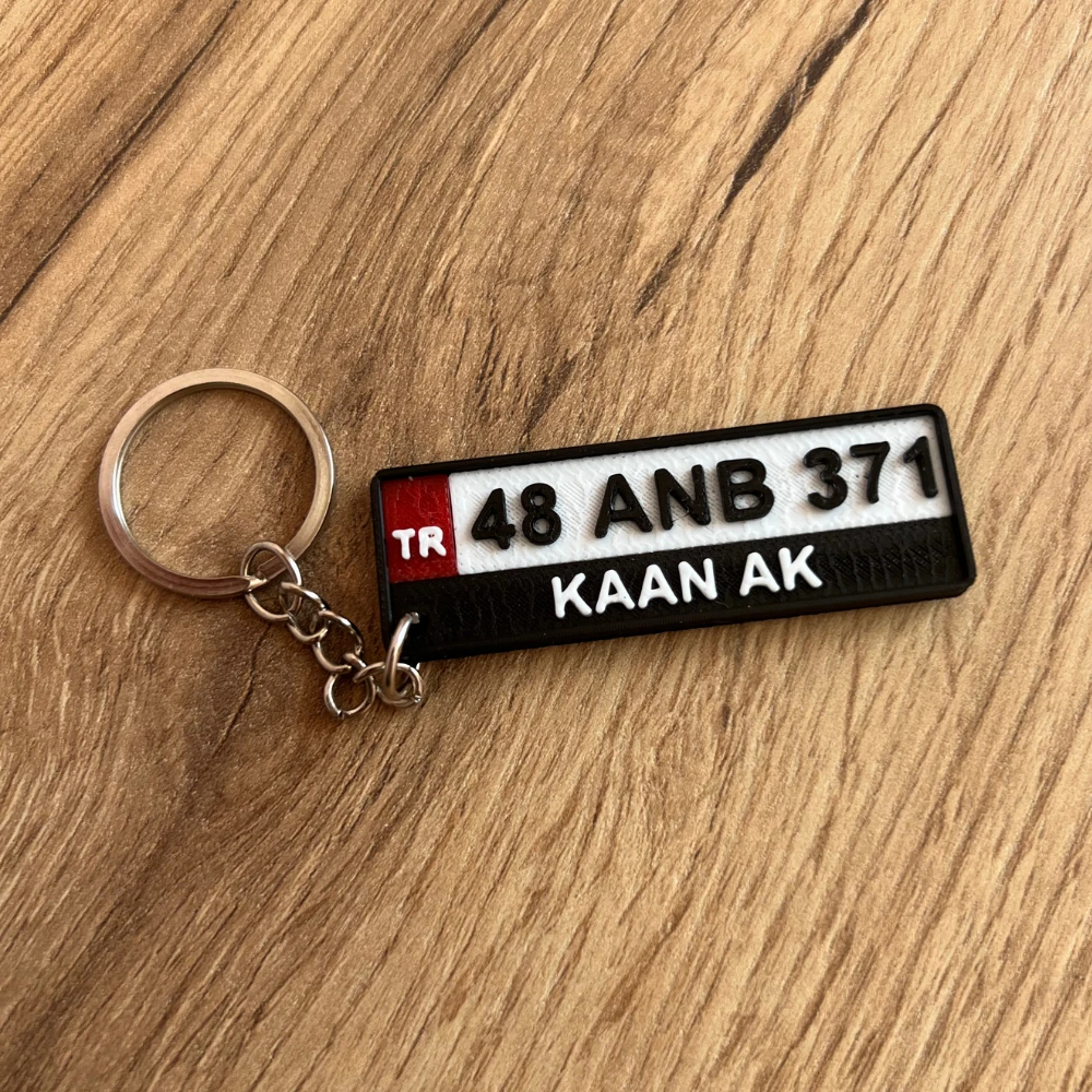  Kişiye Özel Plaka Anahtarlık - İsimli ve Plakalı Araç Anahtarlığı