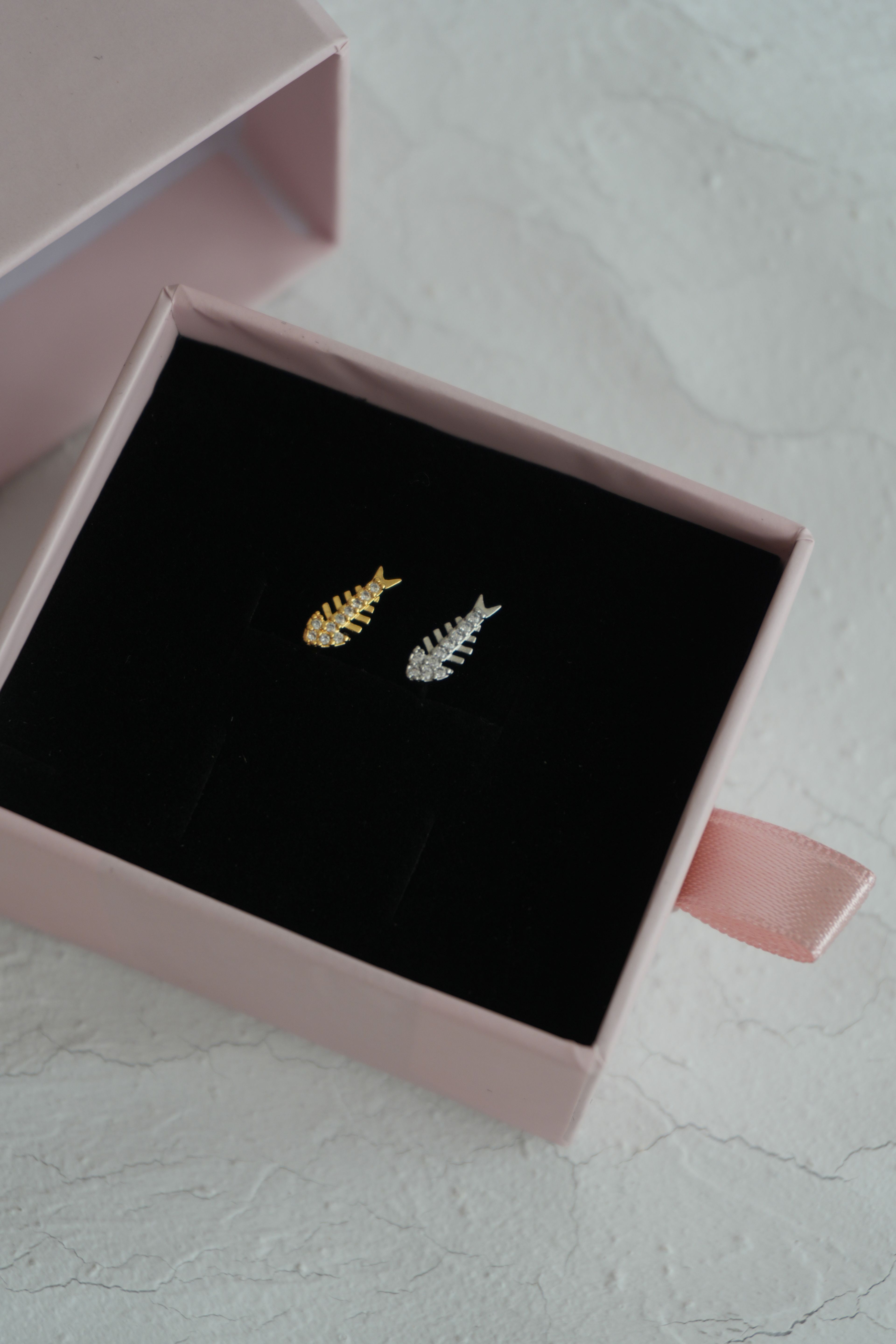 Taşlı Balık Figürlü Tragus 1 Adettir | 316L Çelik