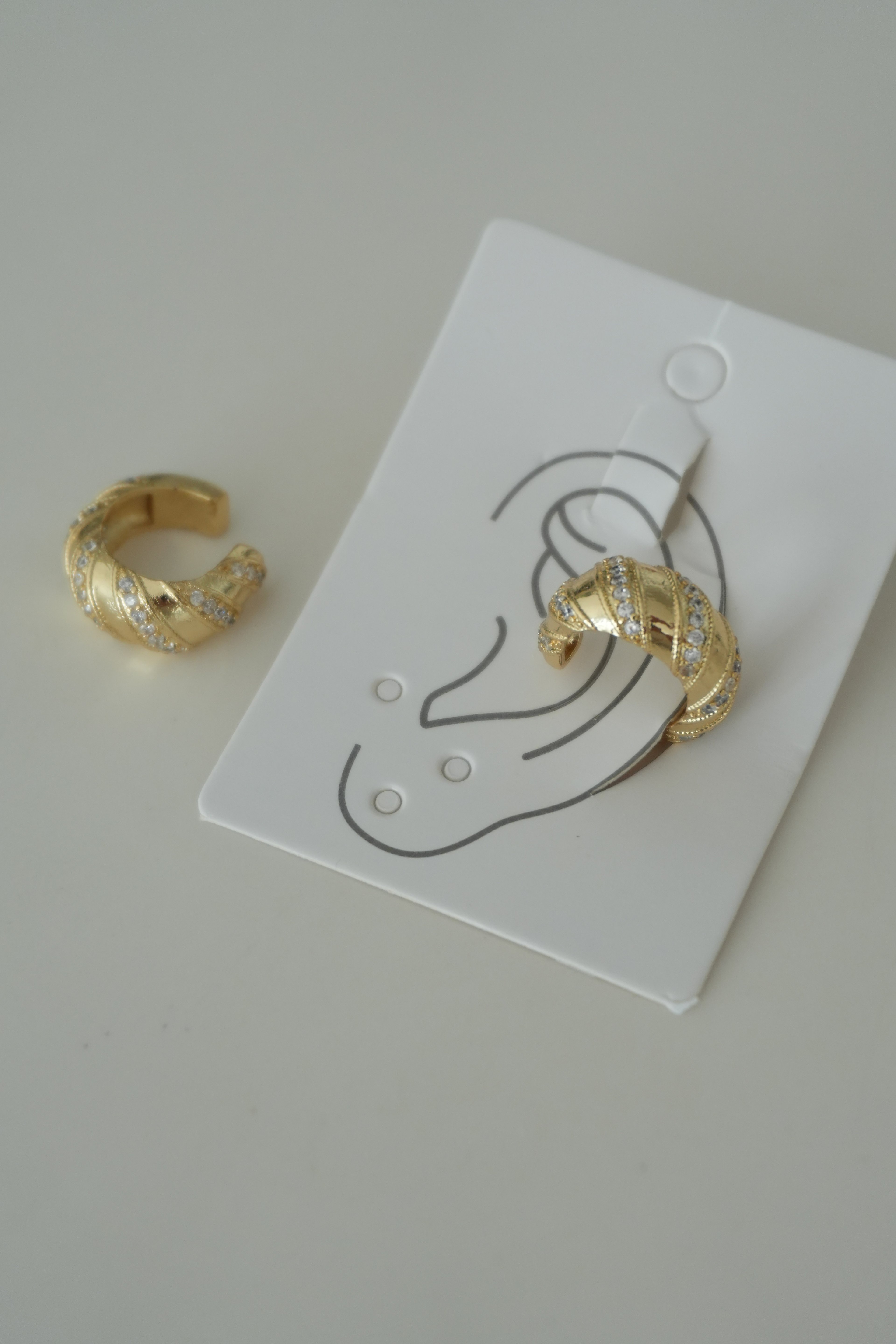 Wishpy Burgu Taşlı Rodyum Earcuff 90₺