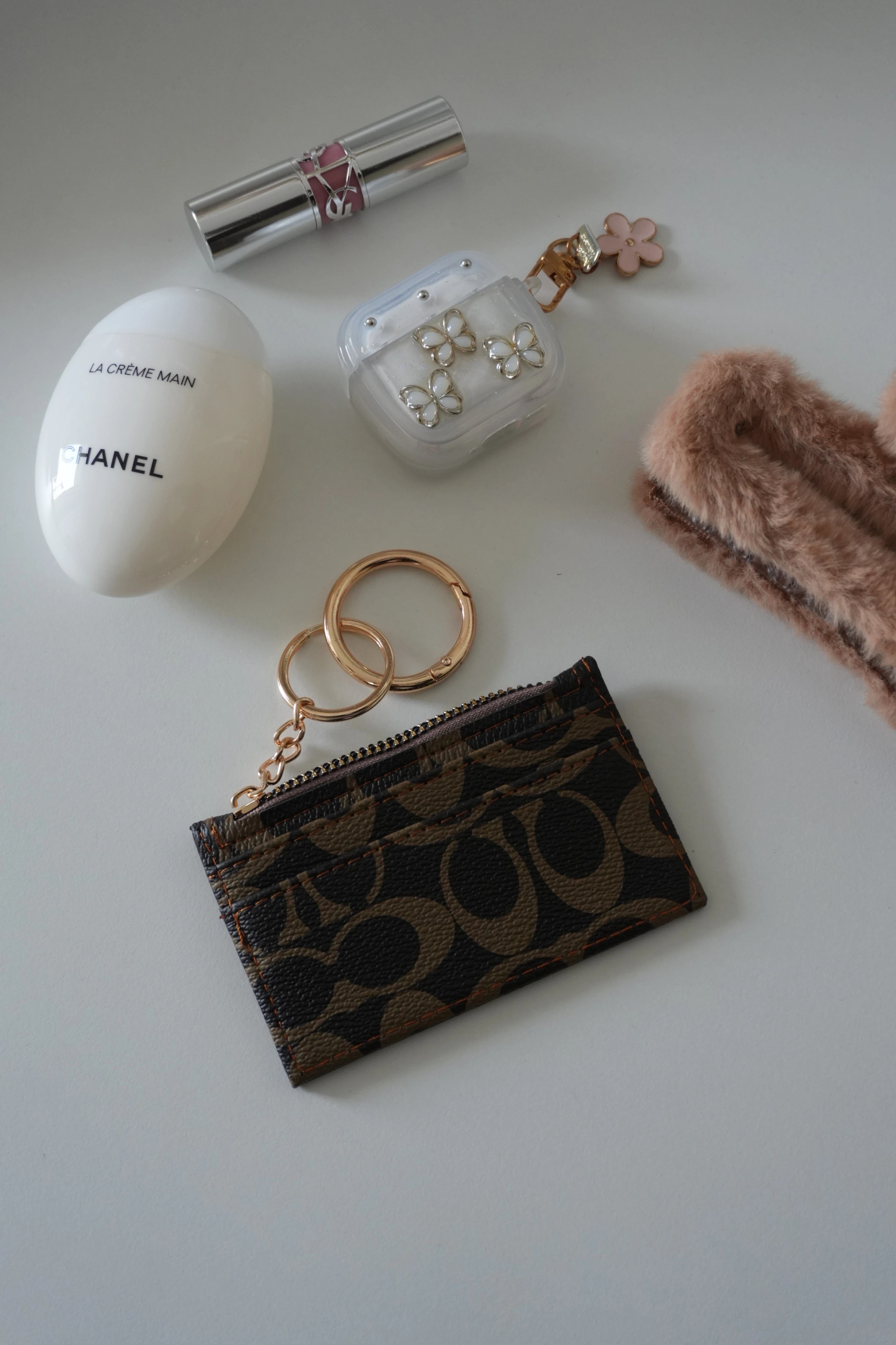 Bold Loop Halka Charmlı Kartlık