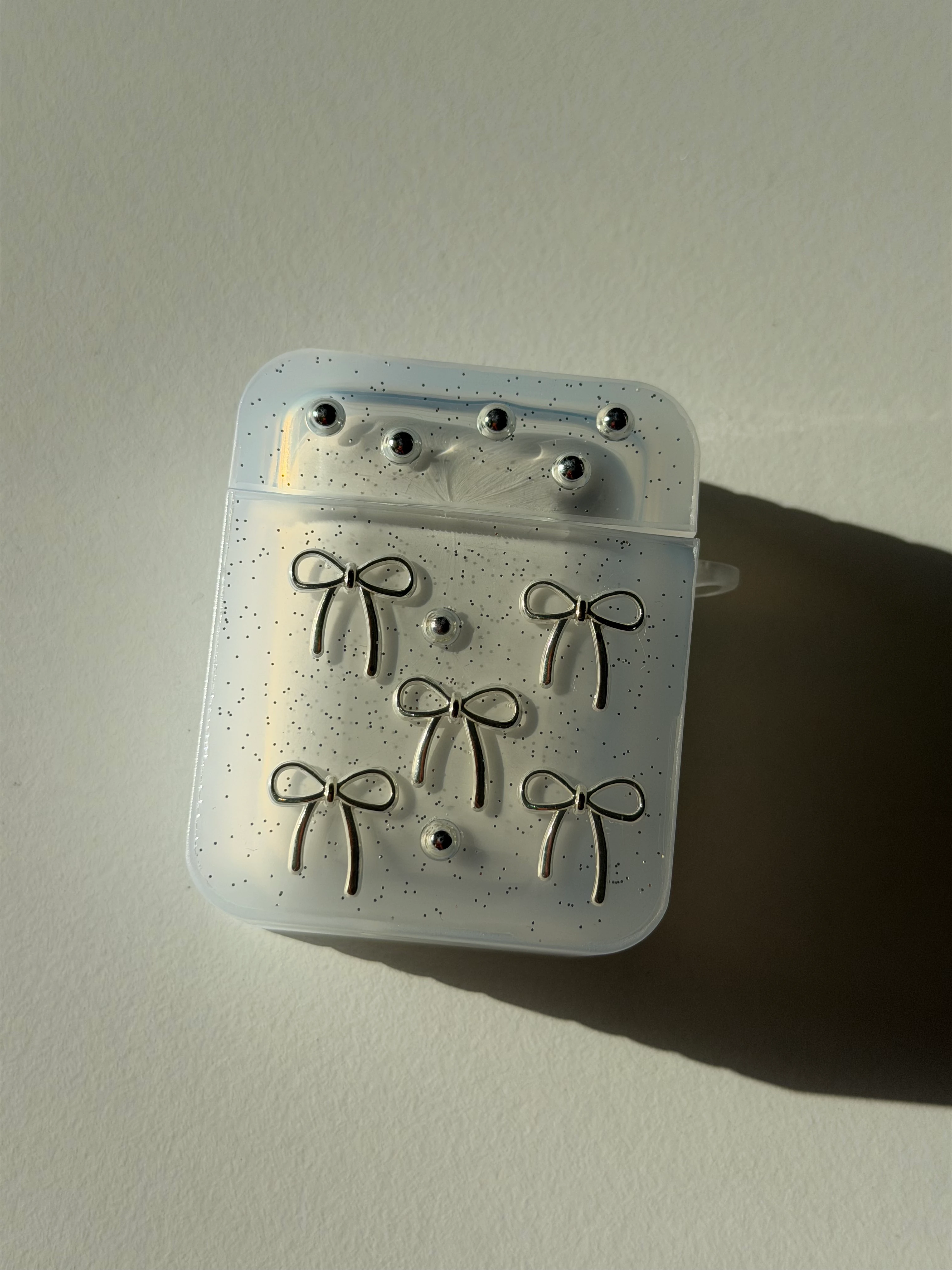 Gümüş Fiyonklu AirPods Pro 1/2 Nesil ve AirPods 1/2/3 Nesil Uyumlu Kılıf