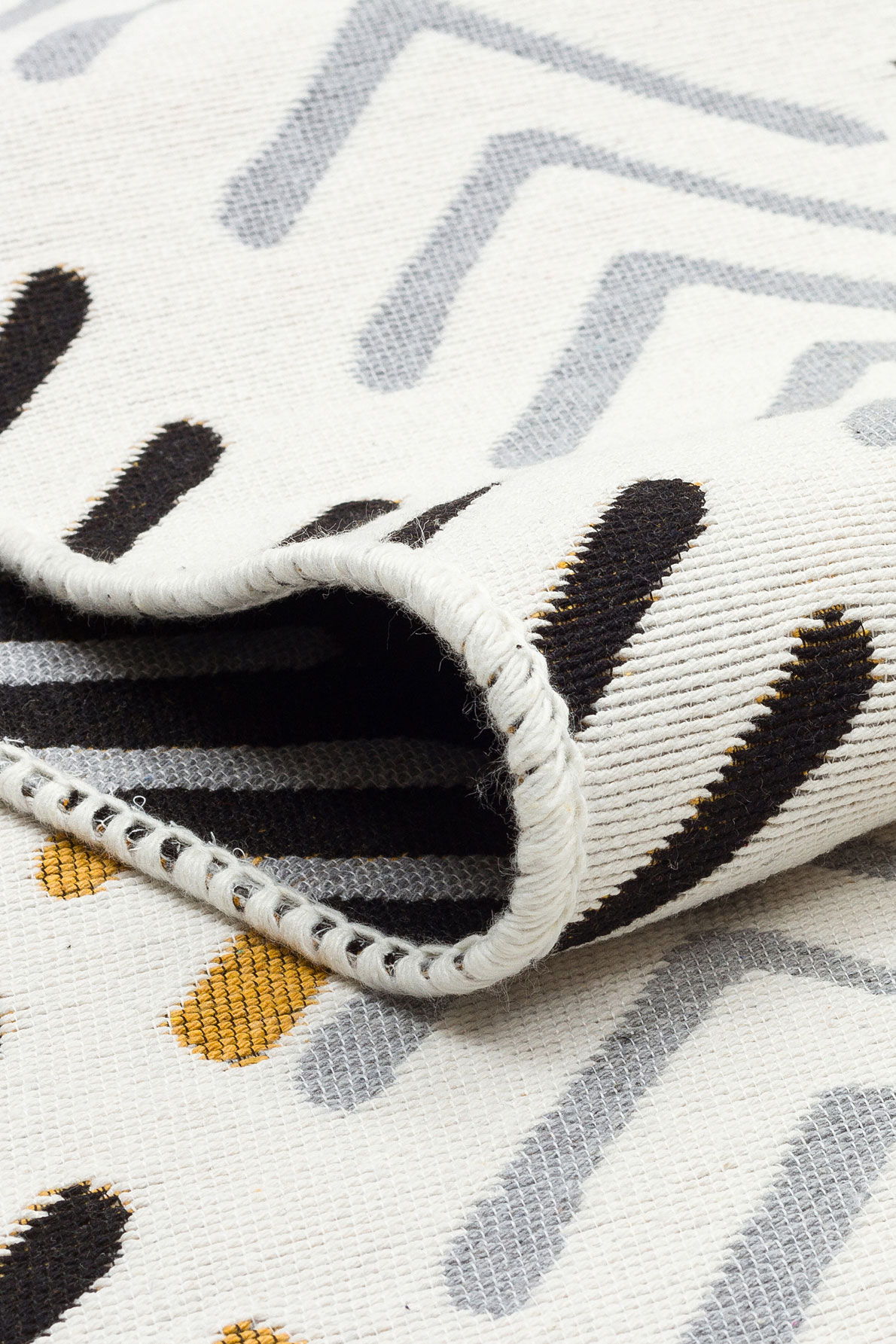 Arya 19 Beyaz Siyah Çift Taraflı Pamuklu Renkli Kilim Makinede Yıkanabilir Banyo Balkon Mutfak Kilimi