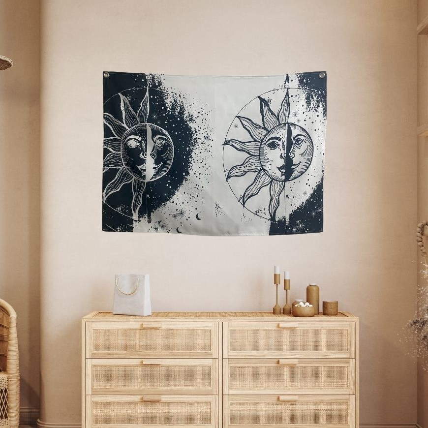 Güneş ve Ay Tasarımlı Duvar Halısı