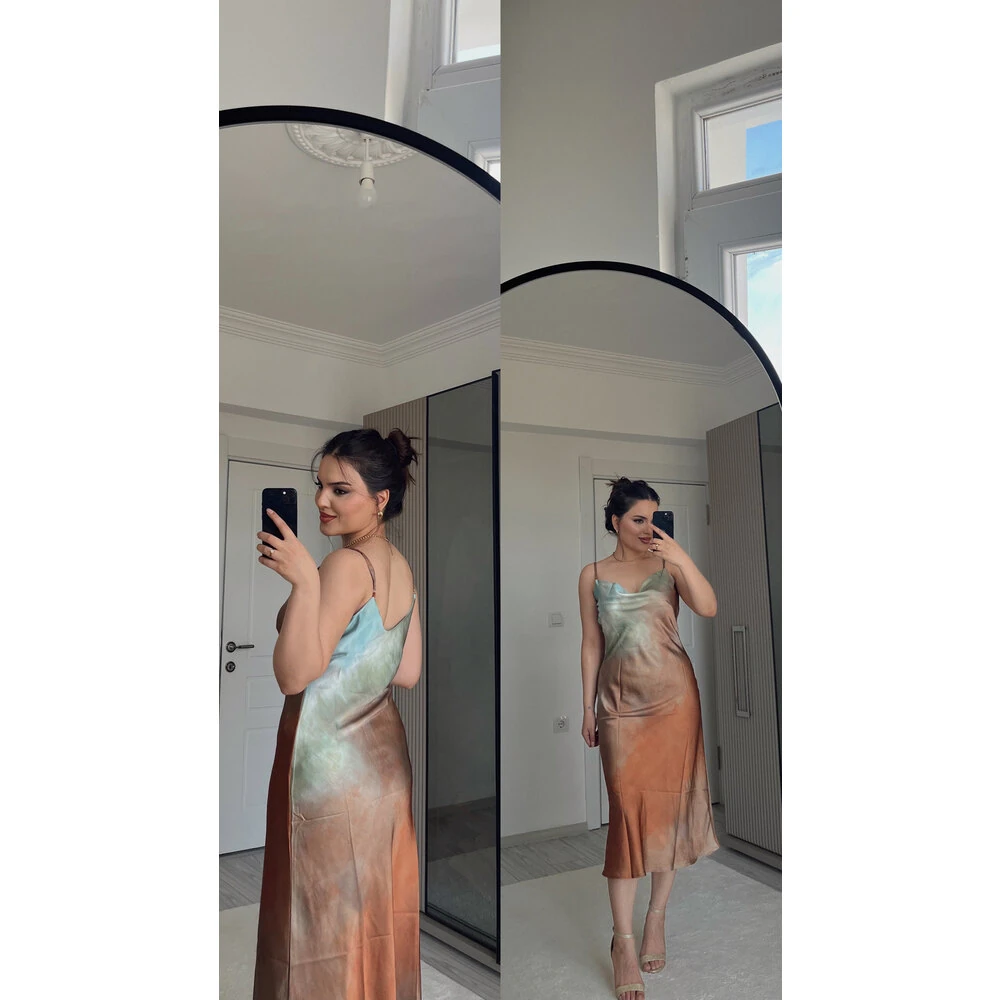 İnce askılı desenli saten elbise