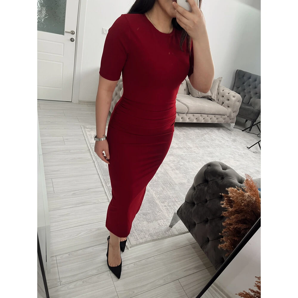 Kısa kol büzgü detay elbise bordo