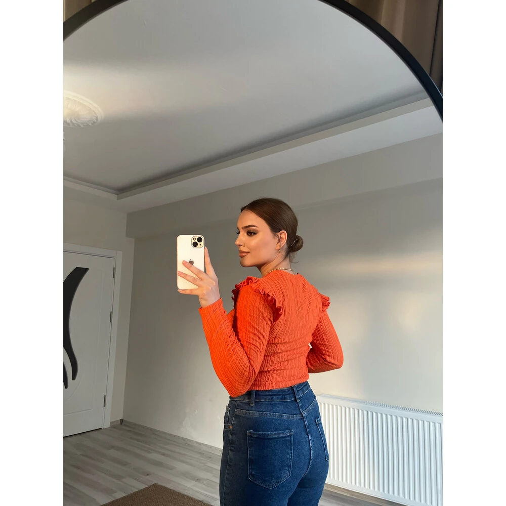 turuncu fırfırlı crop hırka