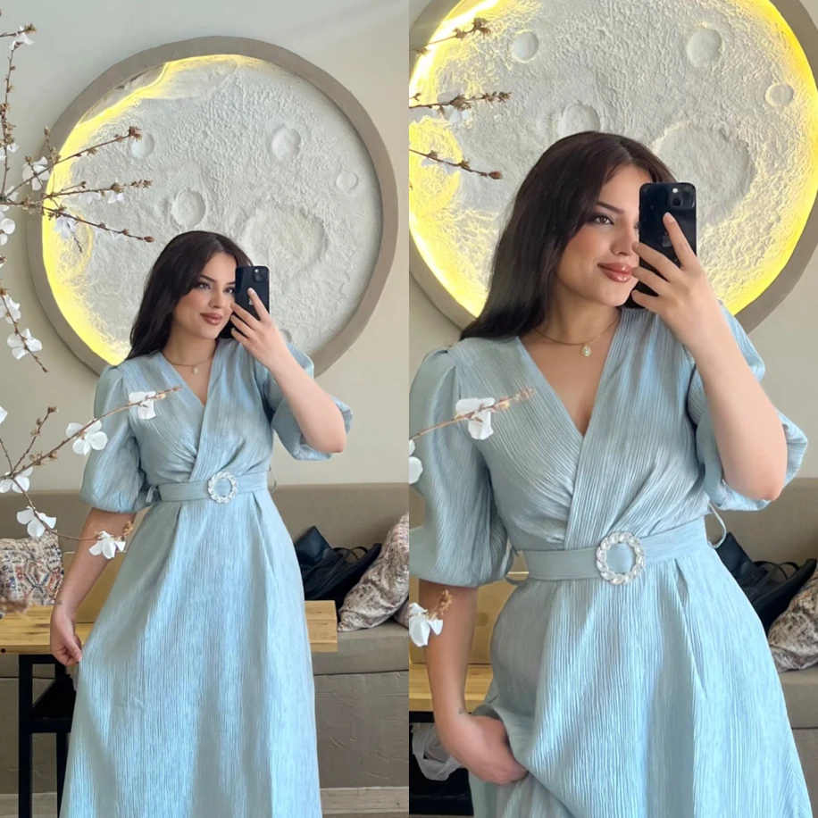 Işıltılı kemerli yarım kol elbise mavi