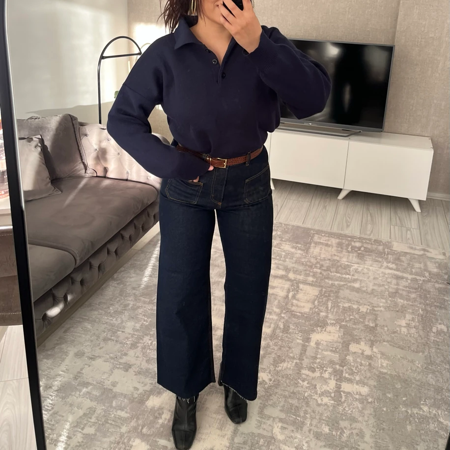 Zra toparlayıcı ön cep detaylı koyu jean