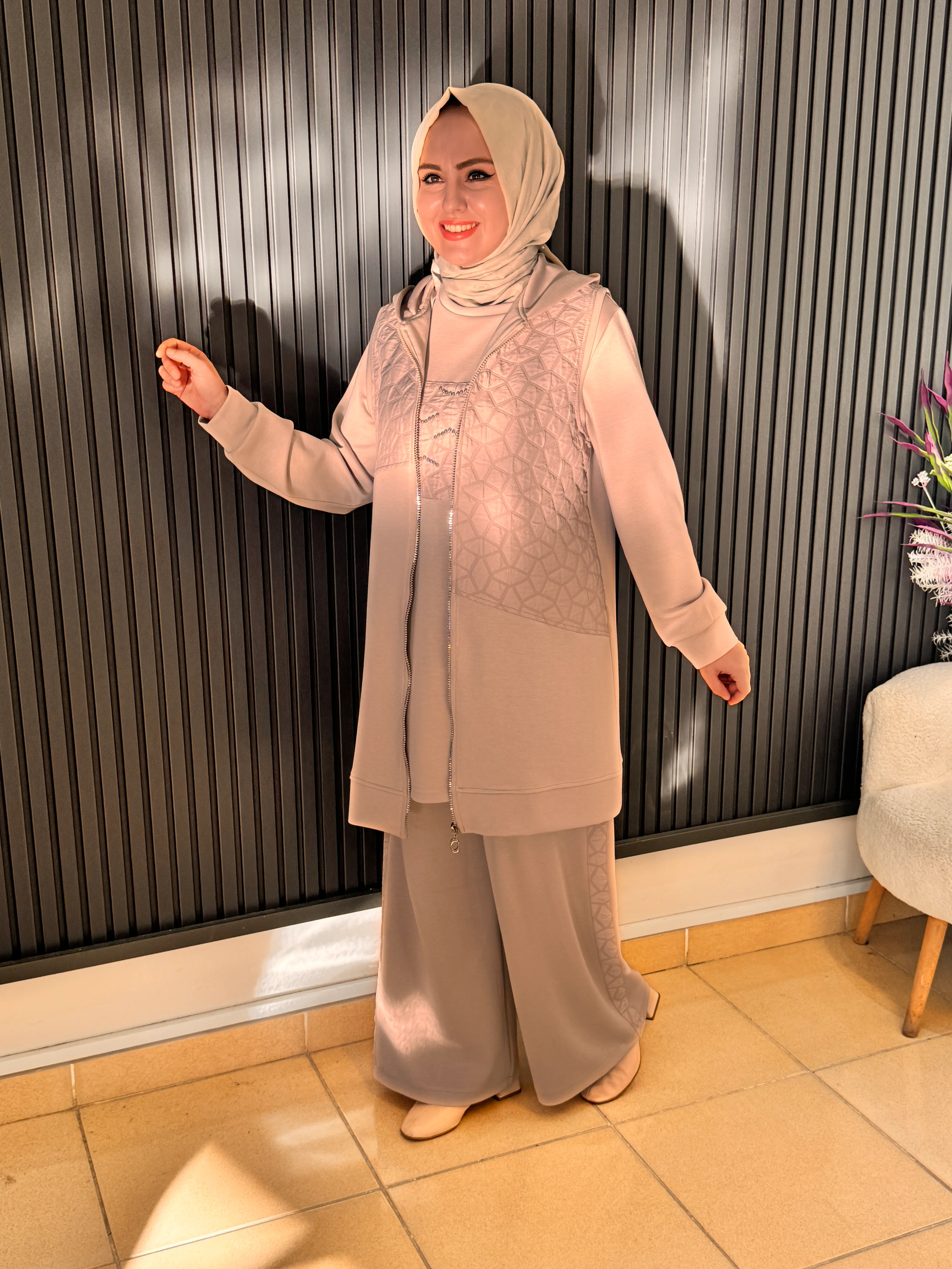 Yelekli üçlü takım