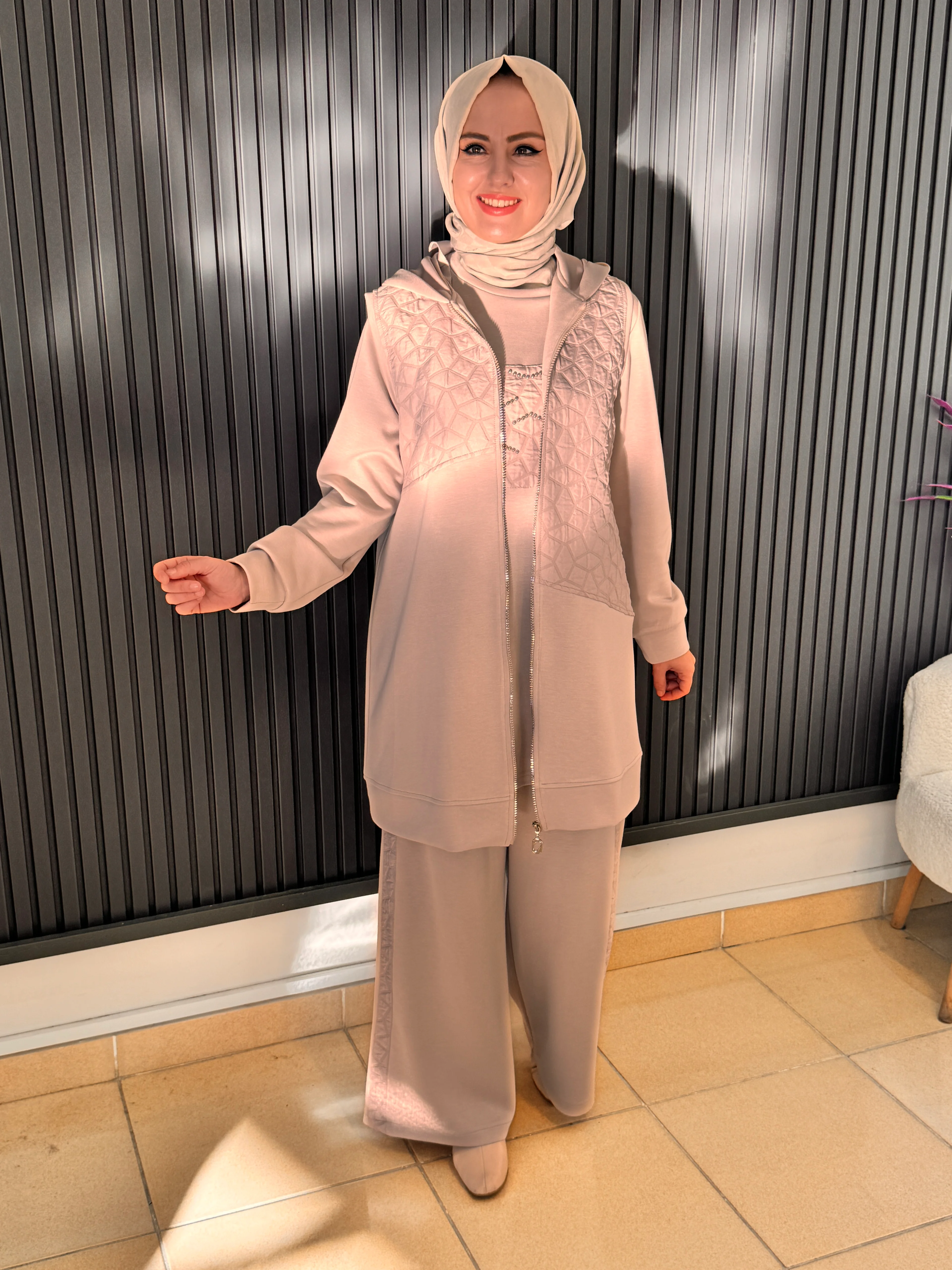 Yelekli üçlü takım