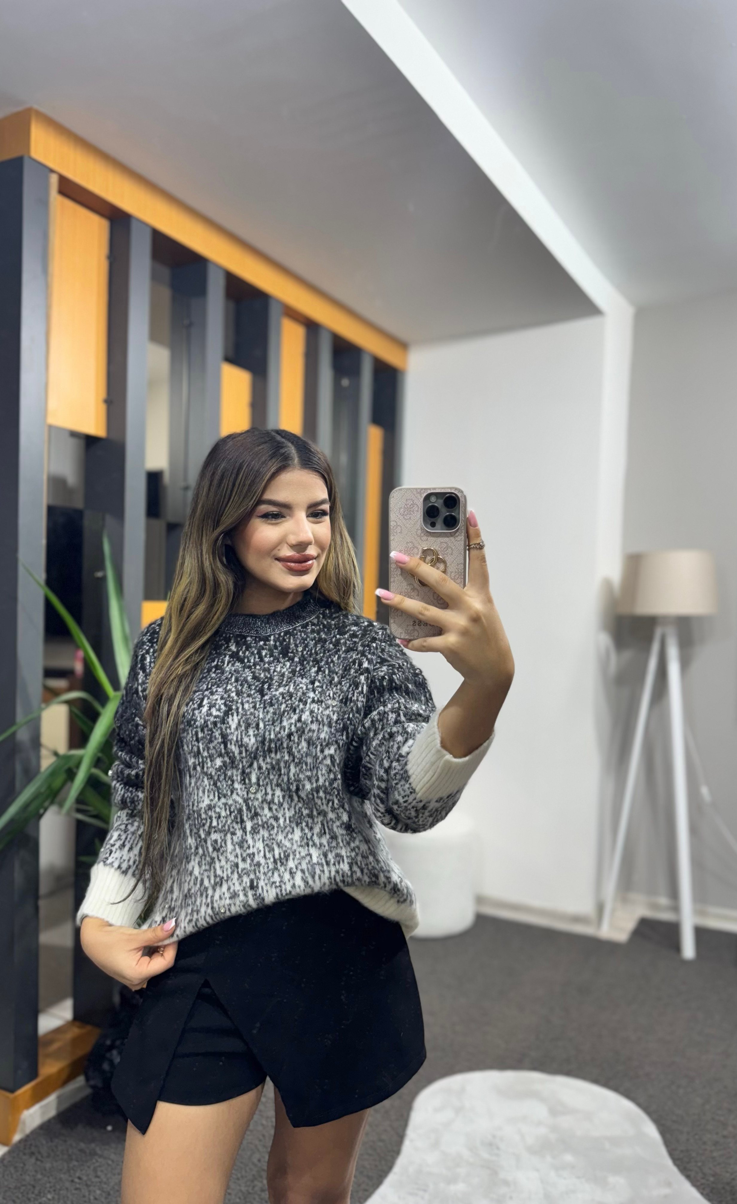 SİYAH