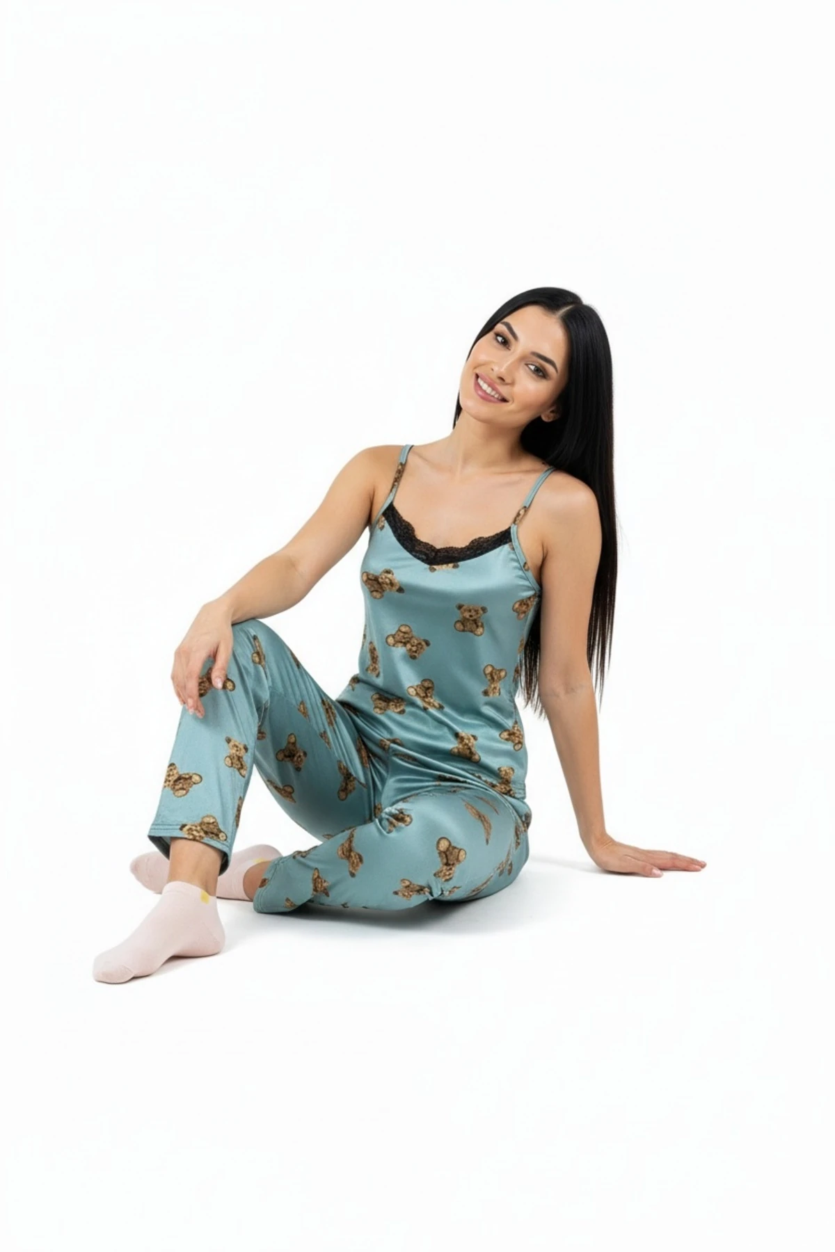 Altı Uzun Üstü Askılı Yumuşak Ayıcık Desenli Pijama Takımı