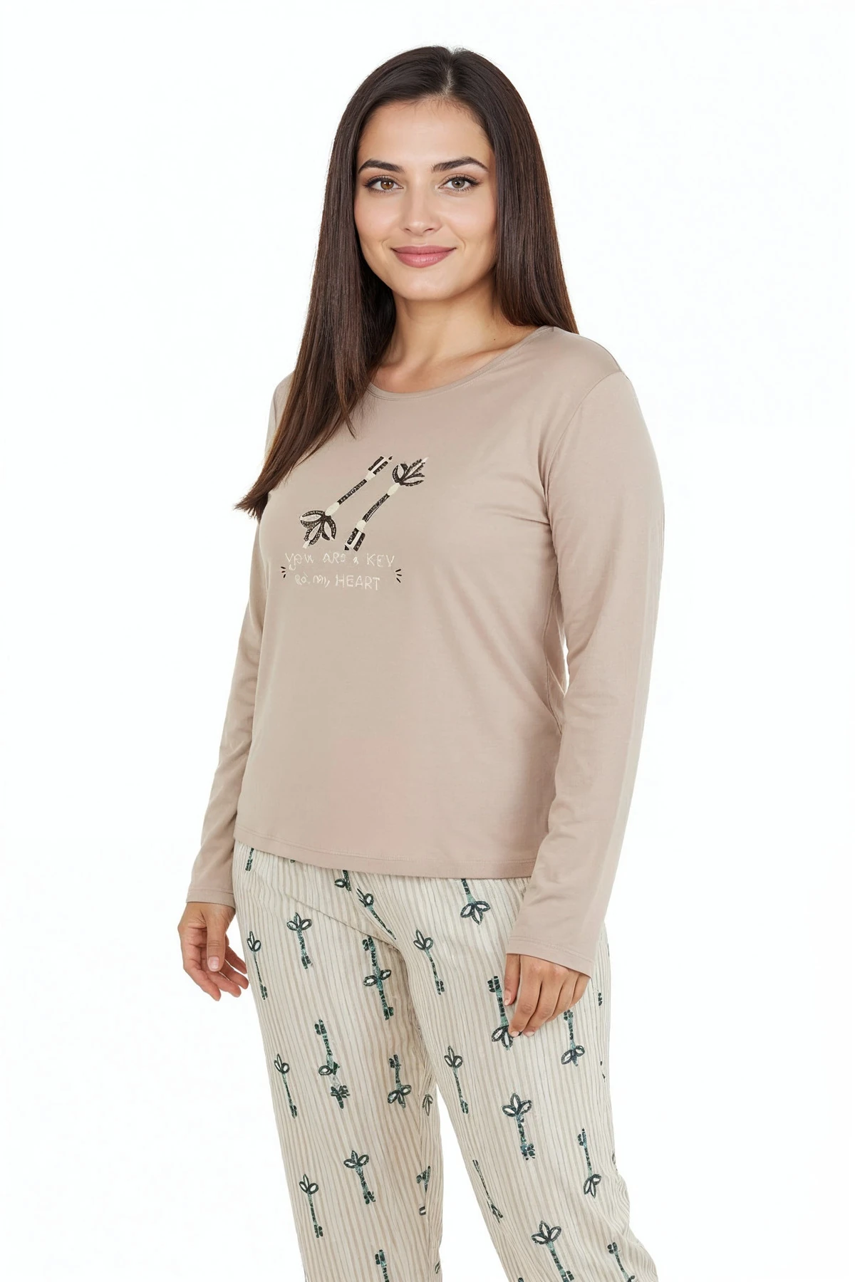 Üstü Yazılı Altı Çizgili Elite Viscose Uzun Büyük Beden Pijama Takımı Pudra 3597