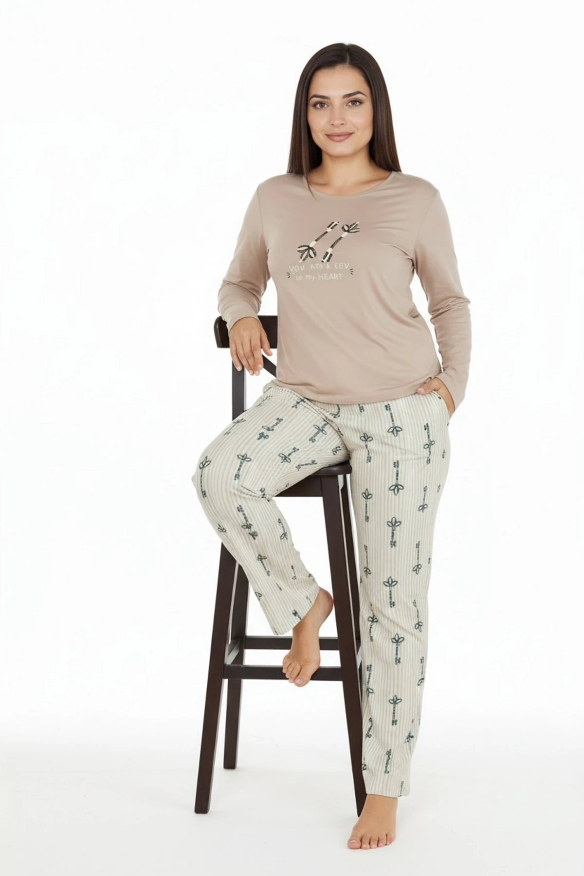 Üstü Yazılı Altı Çizgili Elite Viscose Uzun Büyük Beden Pijama Takımı Pudra 3597