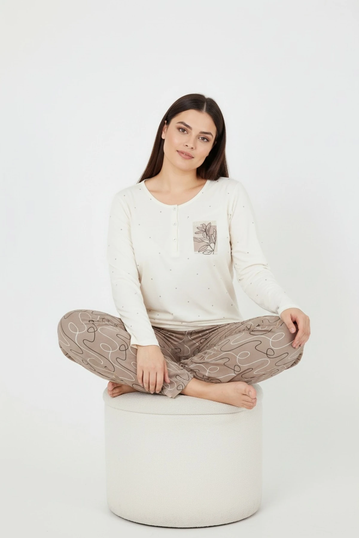 Üstü Puanlı Altı Çizgi Desenli Elite Viscose Uzun Büyük Beden Pijama Takımı Ekru 3585