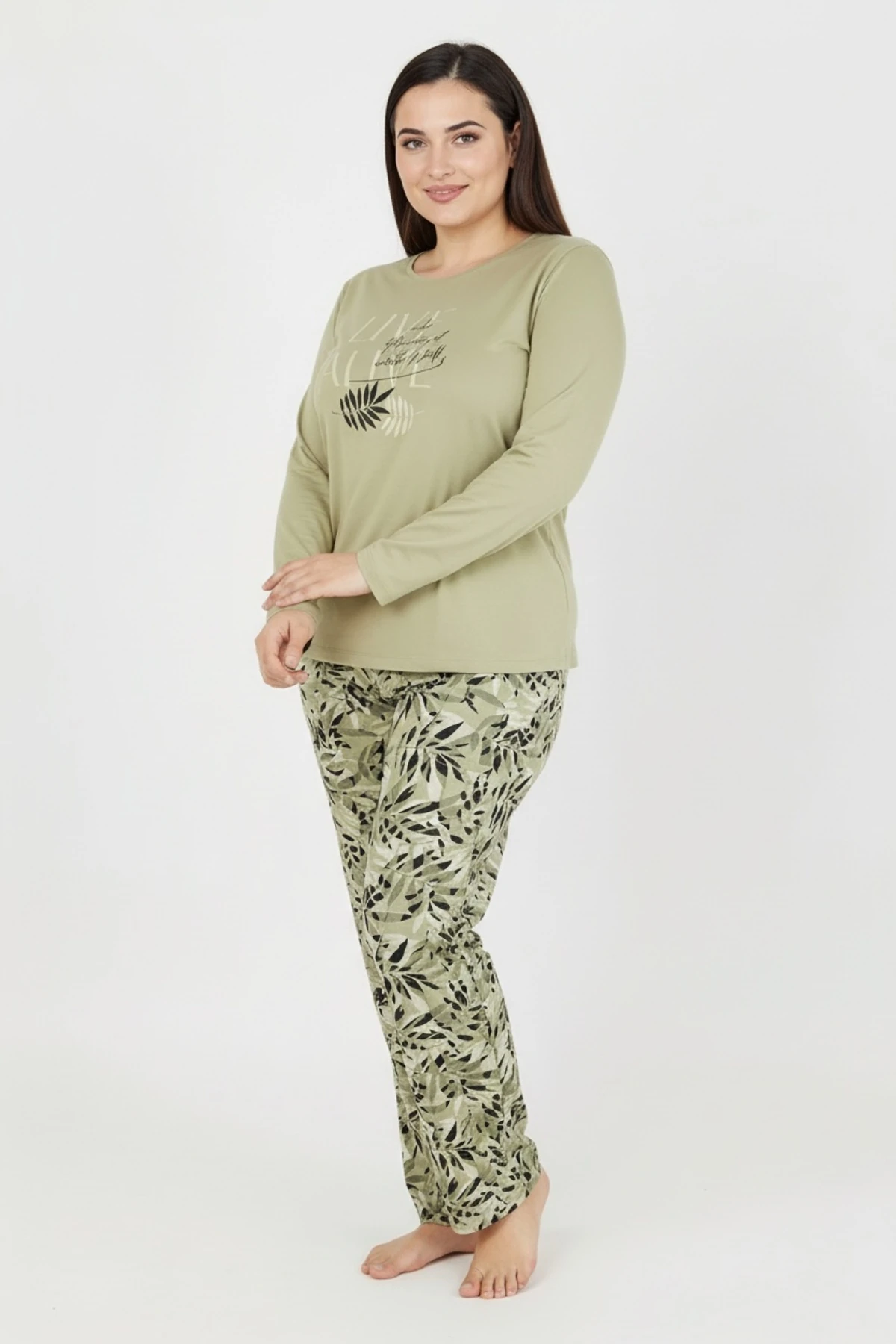 Üstü Yazılı Altı Yaprak Desenli Elite Viscose Uzun Büyük Beden Pijama Takımı Yeşil 3591