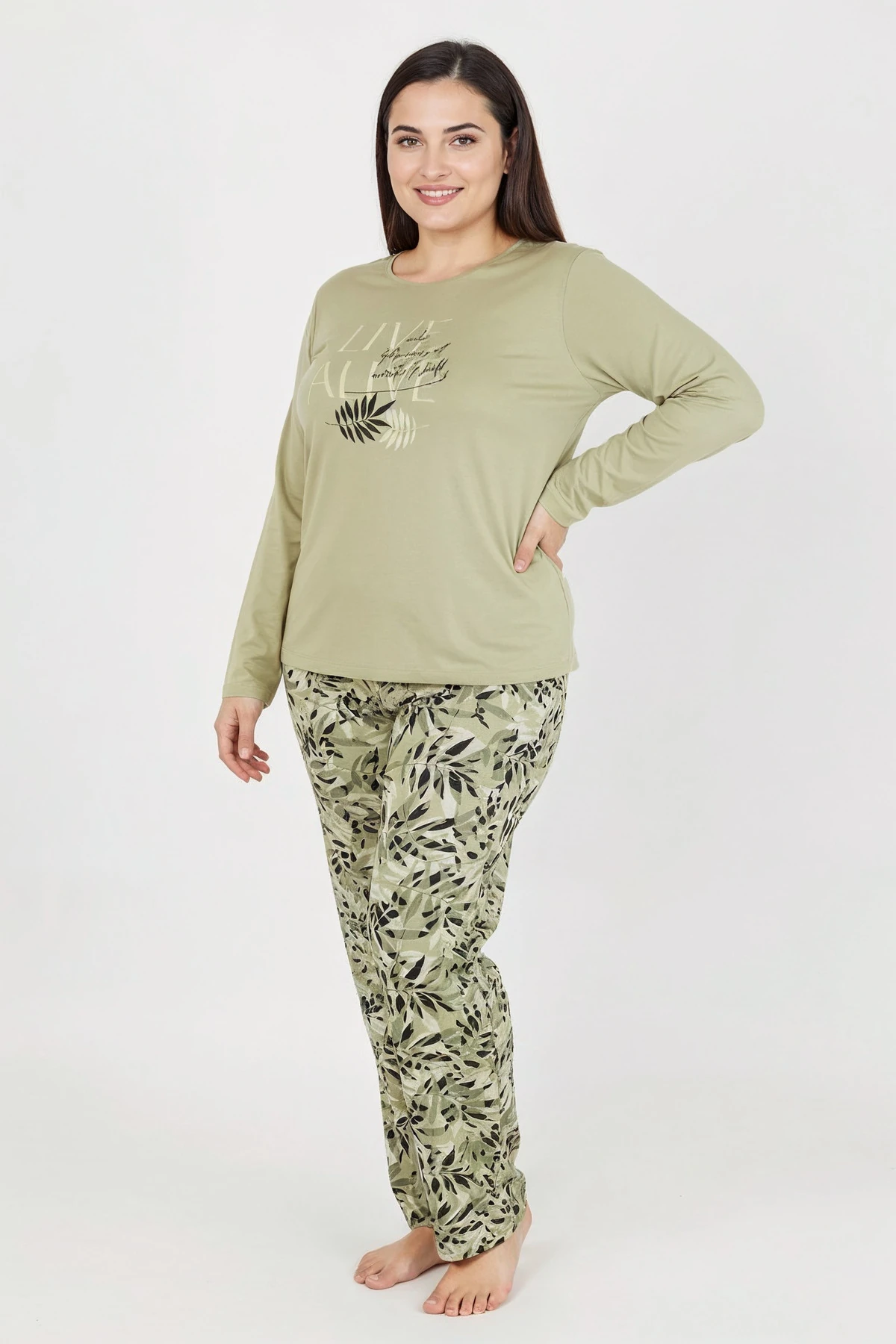 Üstü Yazılı Altı Yaprak Desenli Elite Viscose Uzun Büyük Beden Pijama Takımı Yeşil 3591