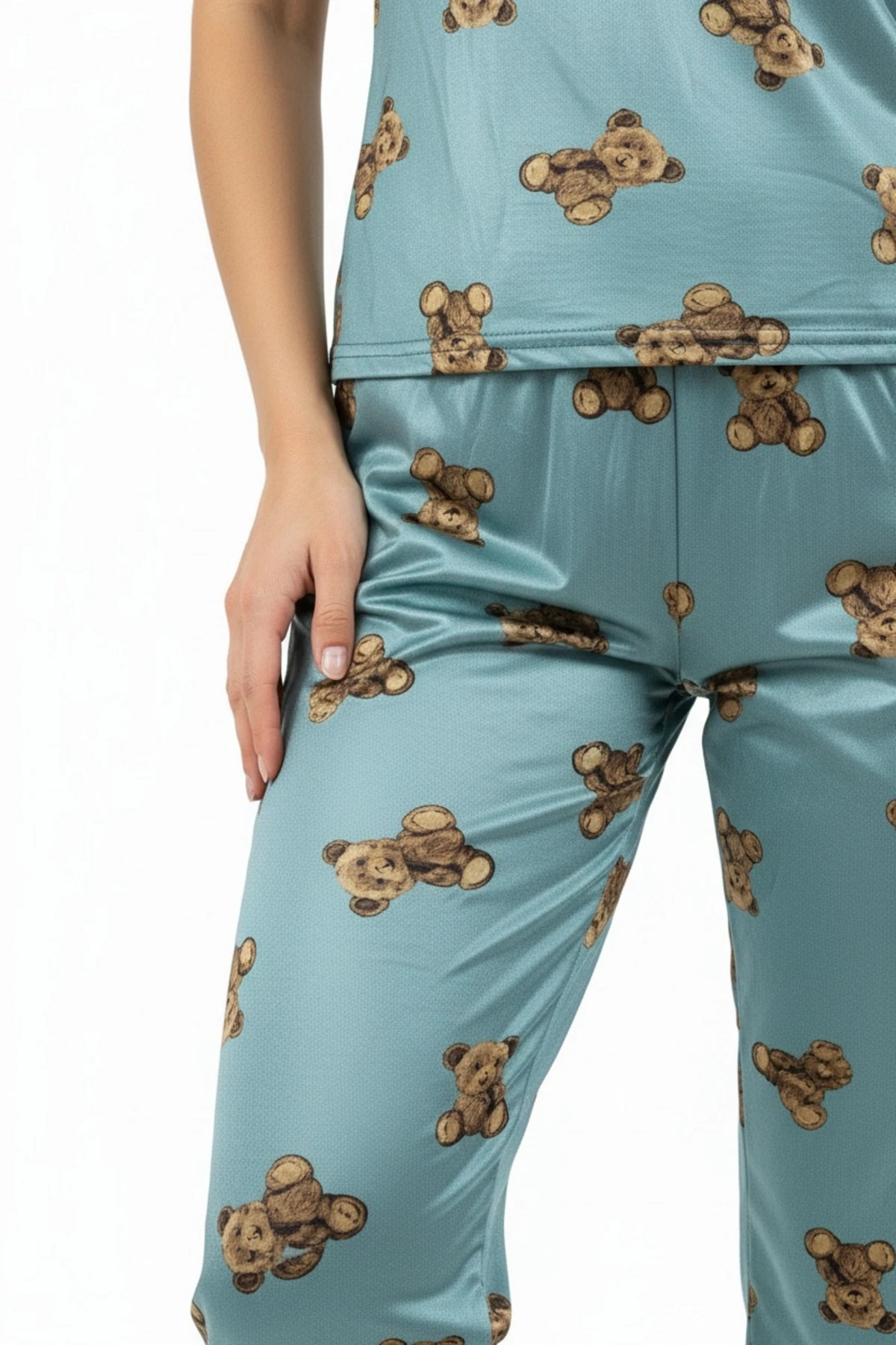 Altı Uzun Üstü Askılı Yumuşak Ayıcık Desenli Pijama Takımı