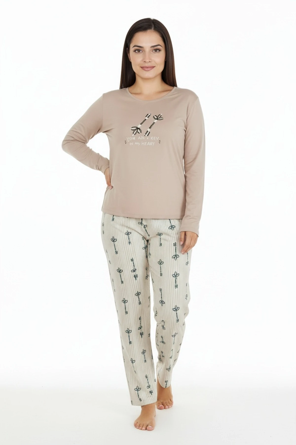 Üstü Yazılı Altı Çizgili Elite Viscose Uzun Büyük Beden Pijama Takımı Pudra 3597