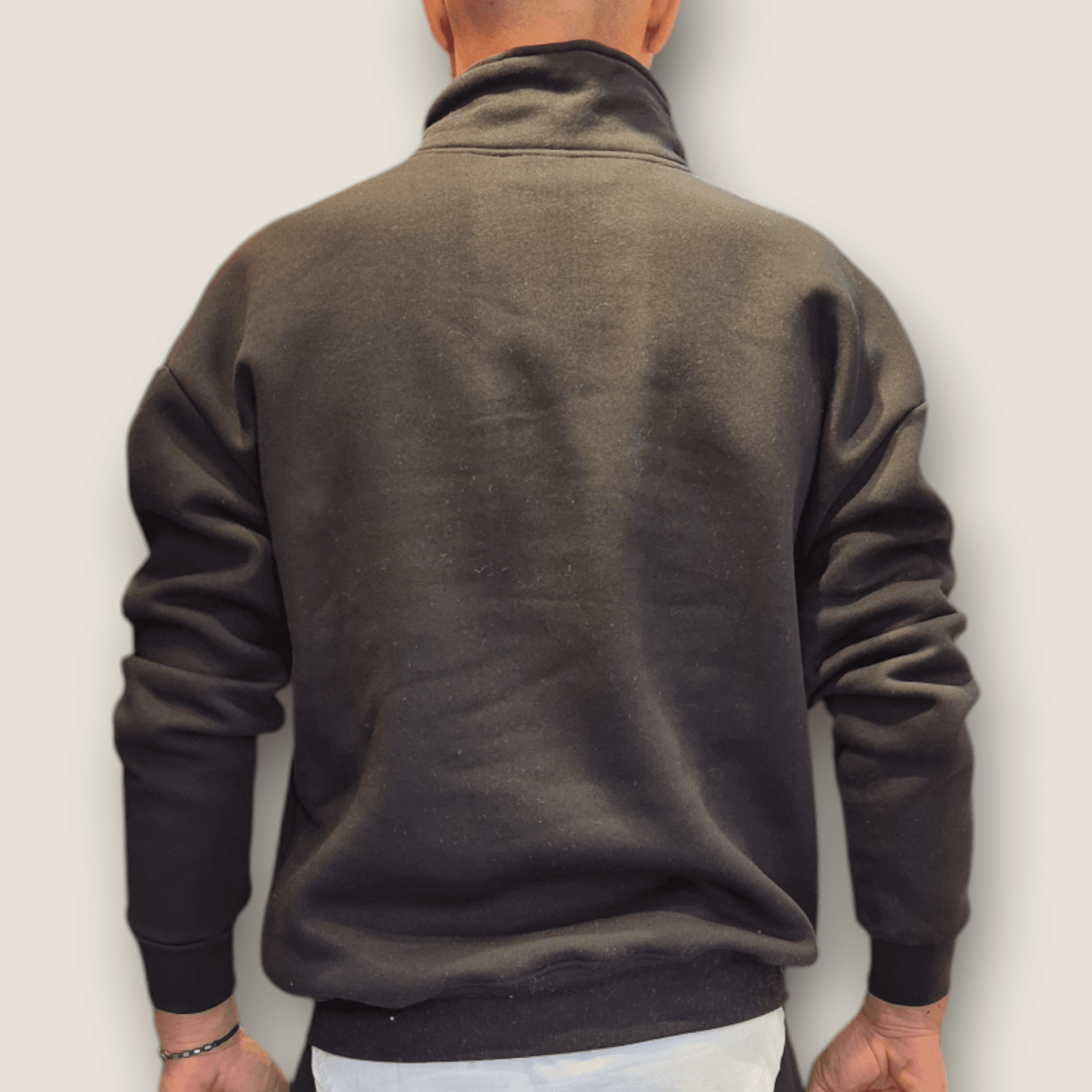 Siyah Renkli Yarım Fermuarlı Sweatshirt