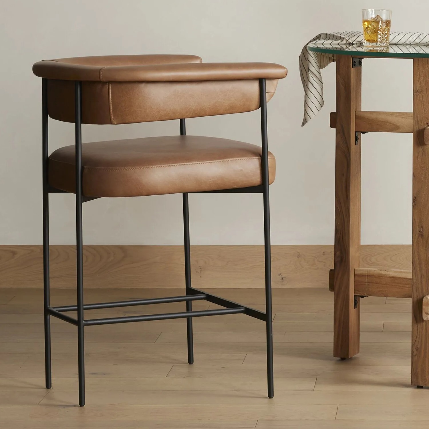 Cape Metal Bar Sandalyesi