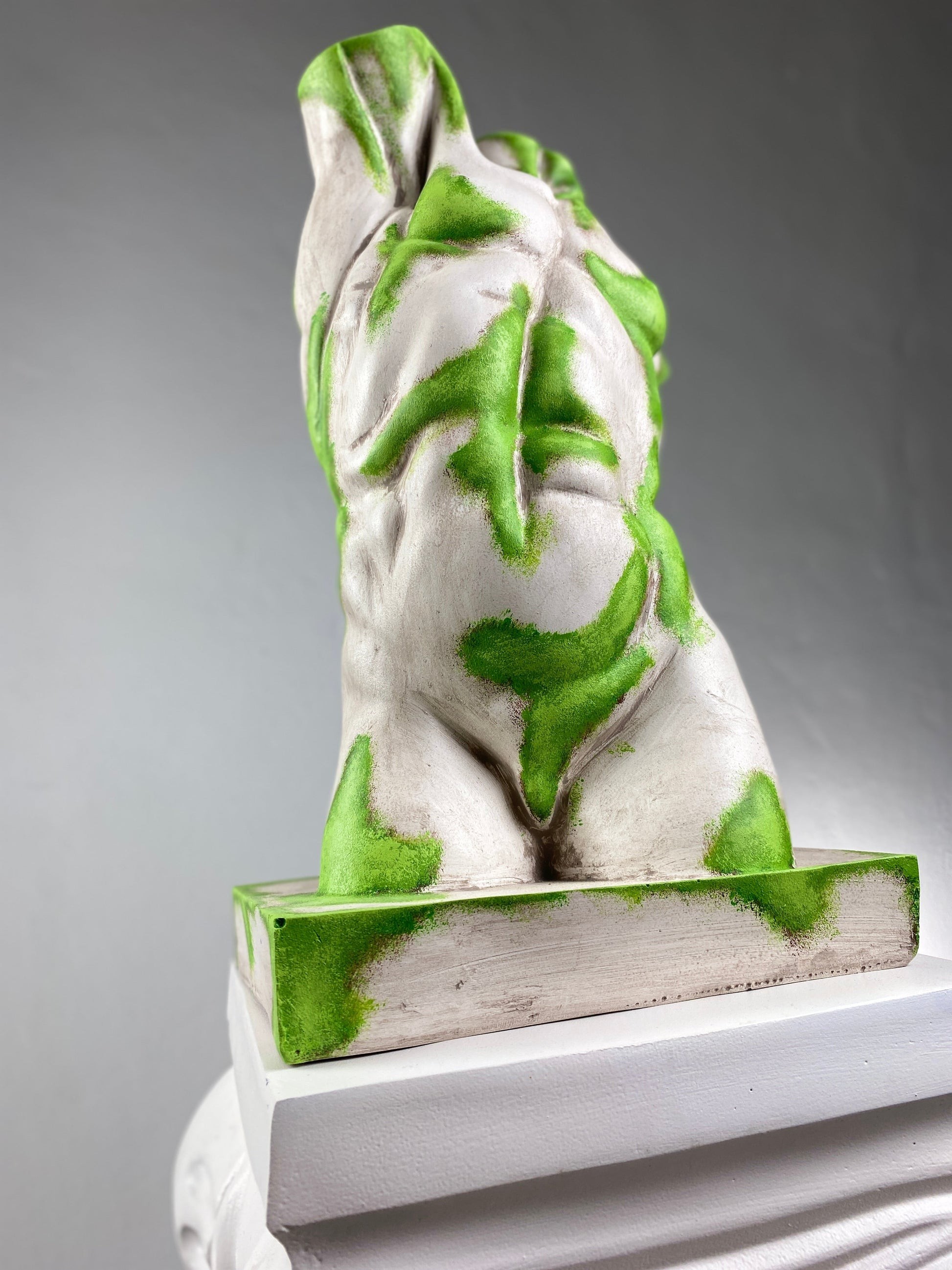 Torso Mossy Heykel