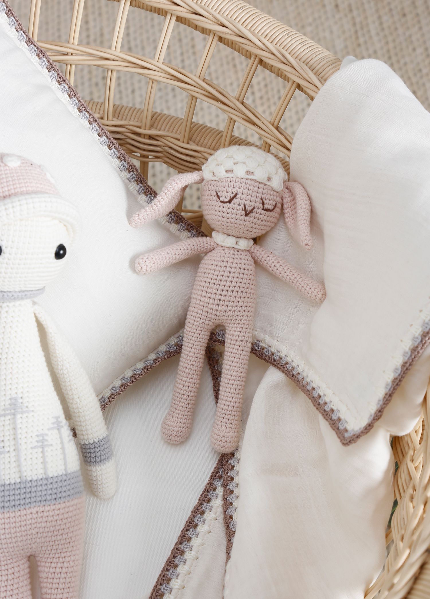 Little Lamb Somon Amigurumi Uyku Arkadaşı