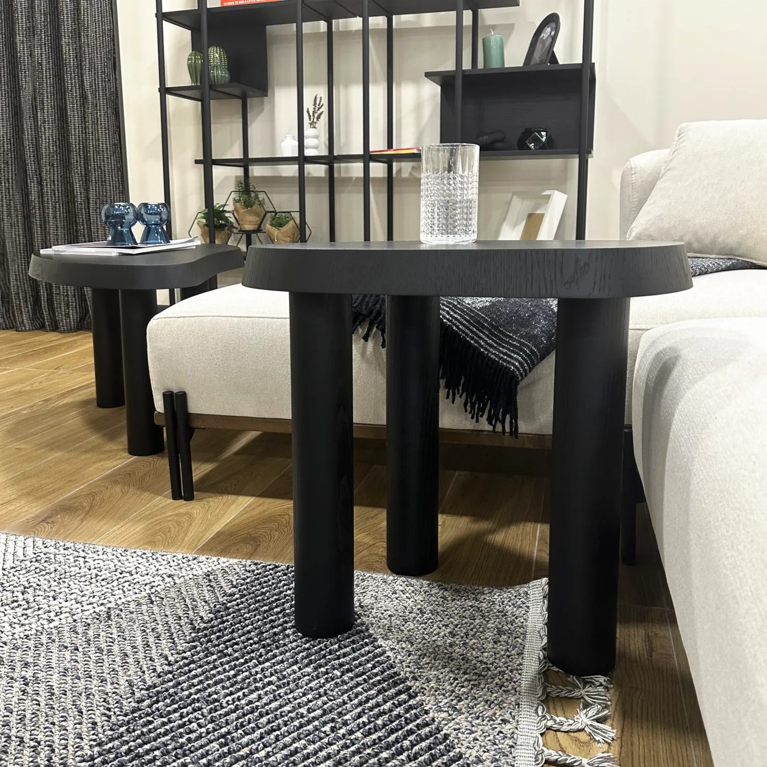 Atlas Amorf Yan Sehpa