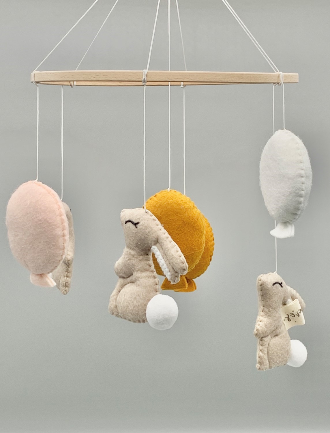 Rabbits Tavşan Temalı Keçe Dönence