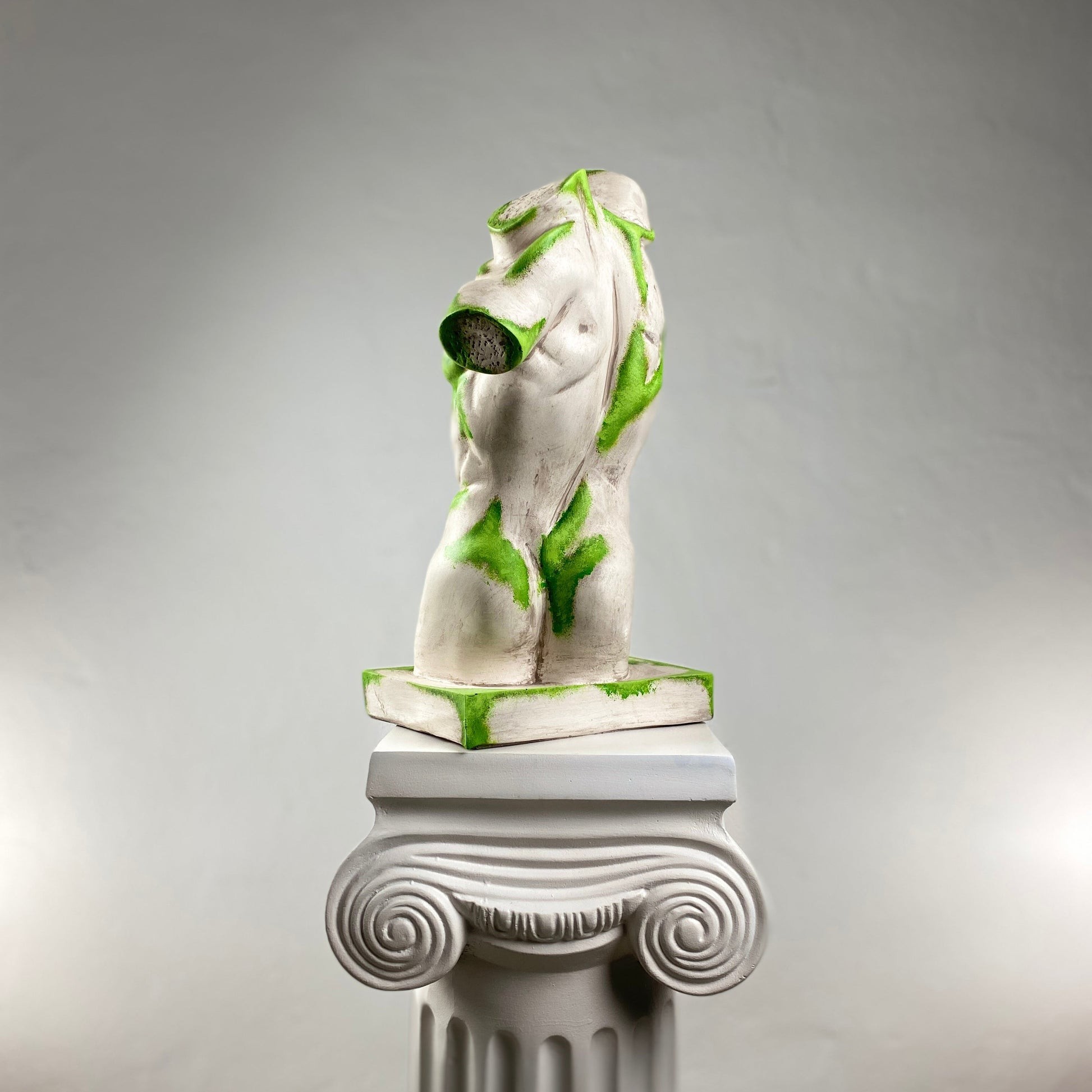 Torso Mossy Heykel