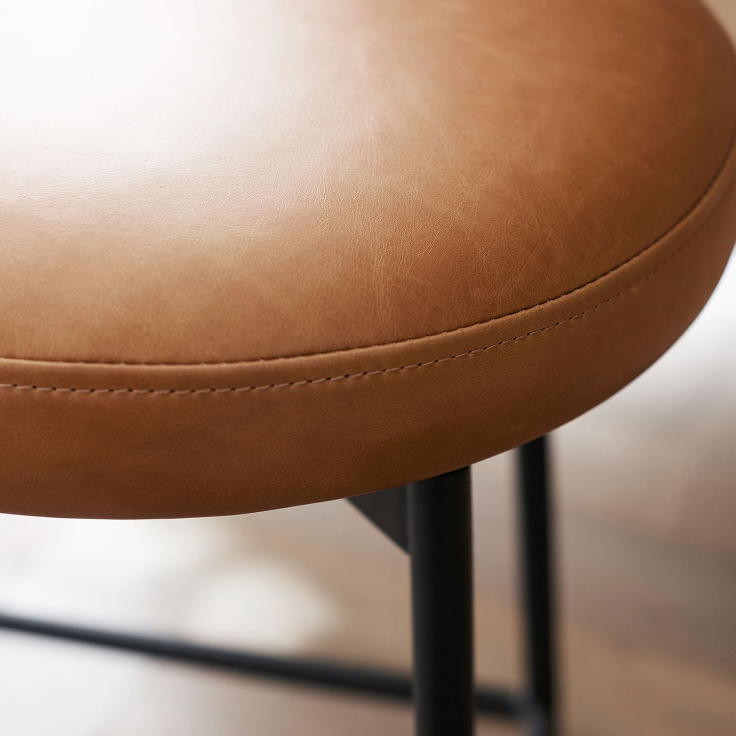 Odio Taba Deri Döner Bar Taburesi