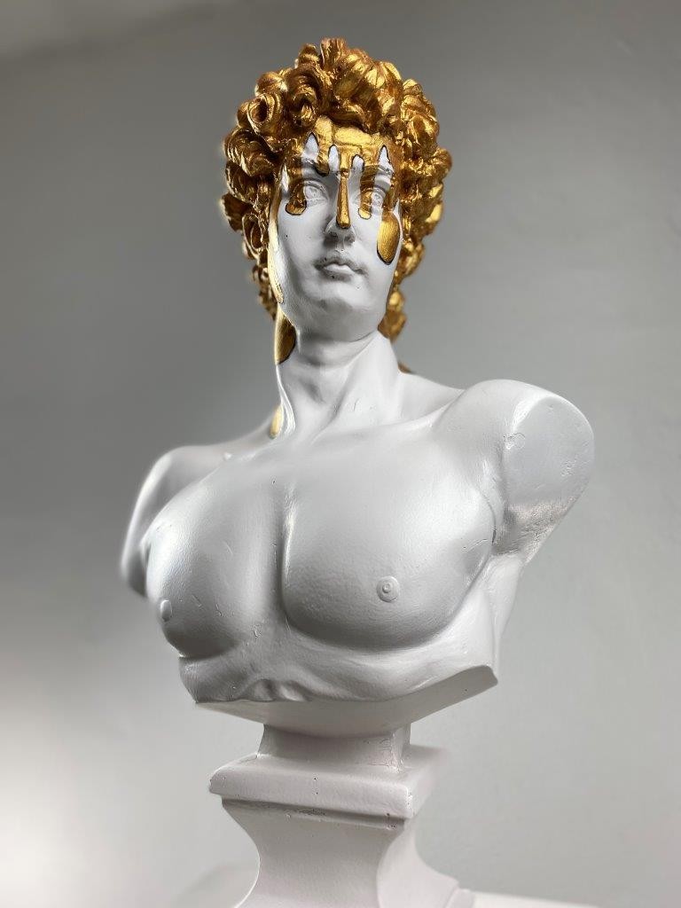 David Melting Gold Büyük Heykel