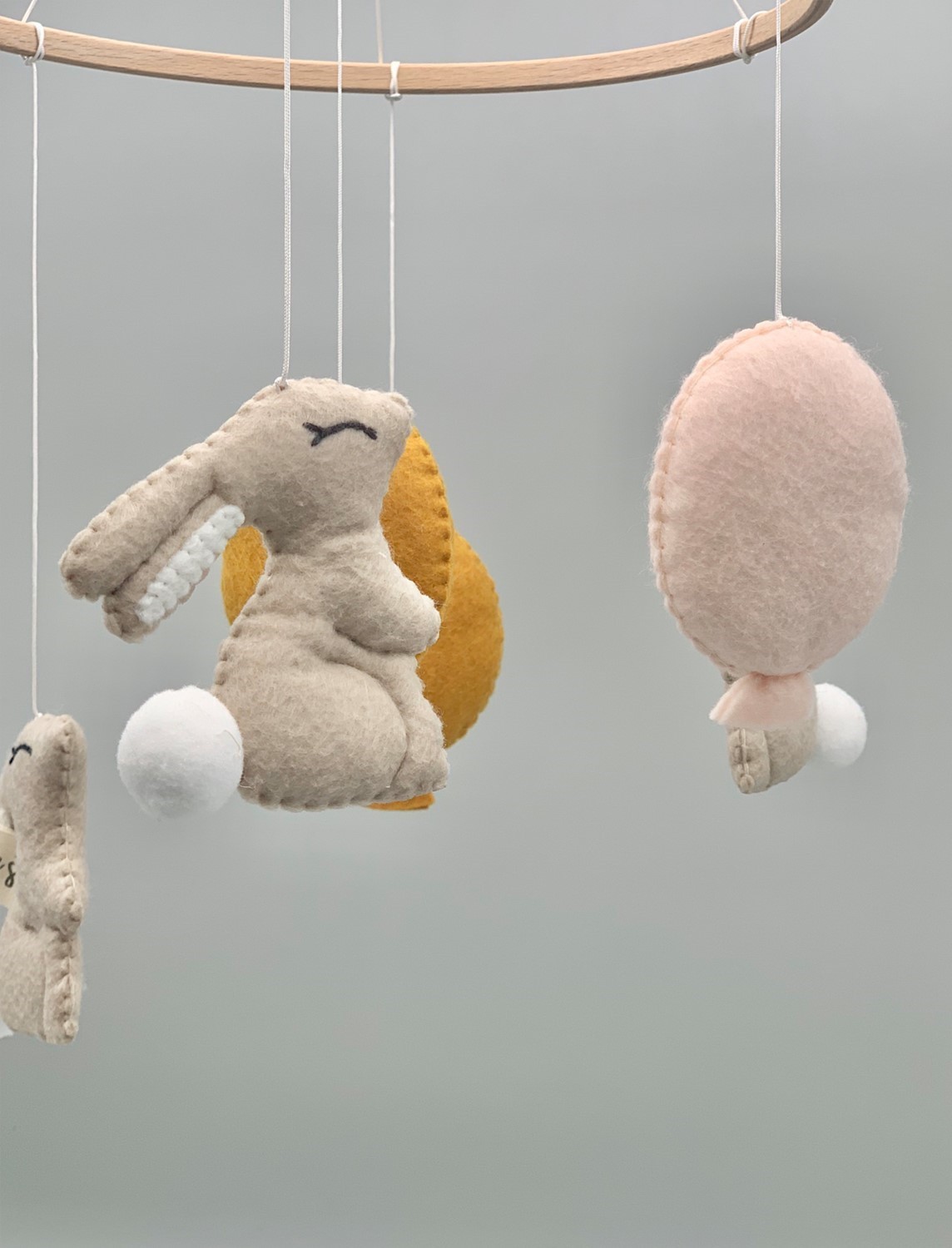Rabbits Tavşan Temalı Keçe Dönence