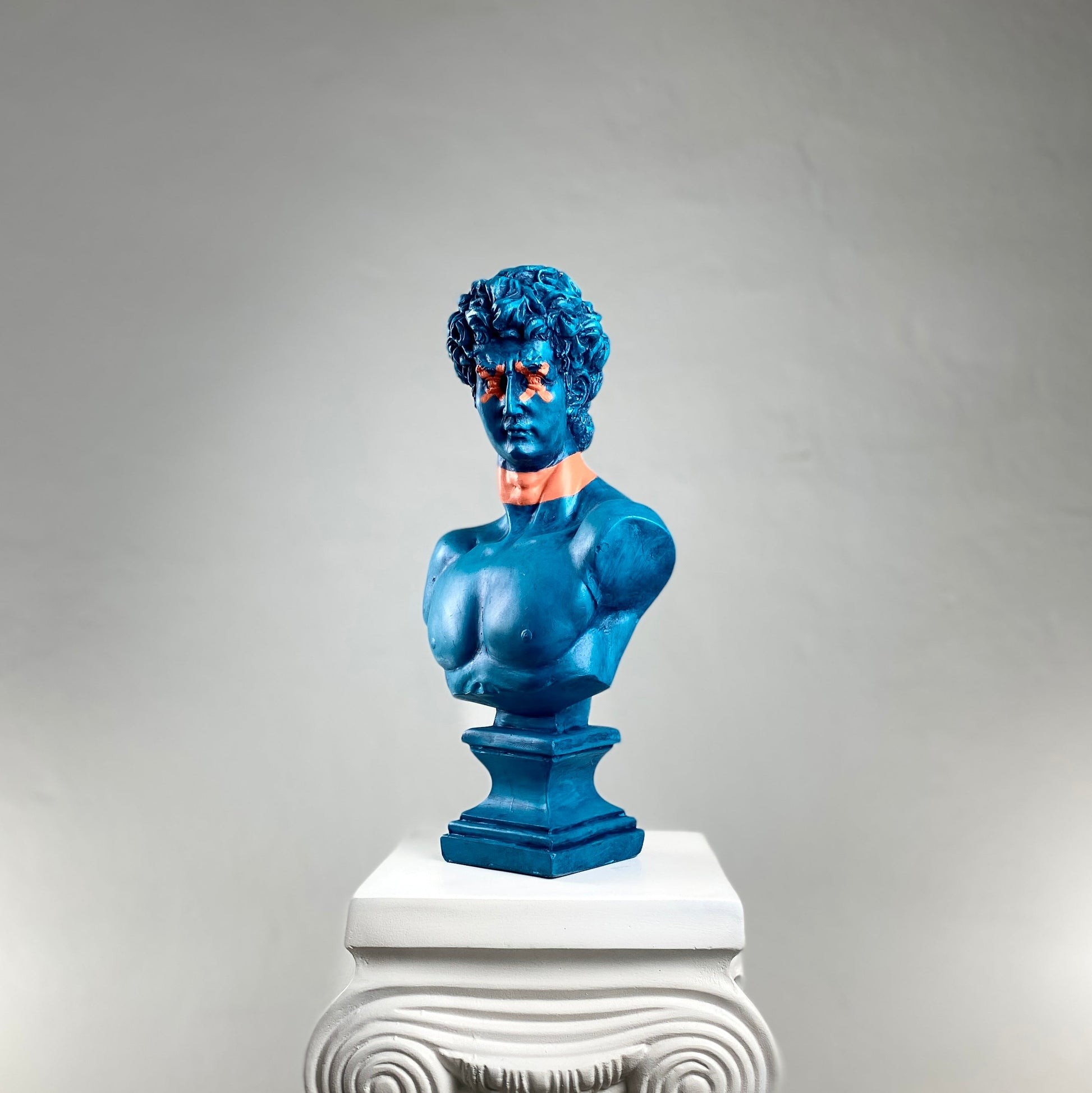 David Forbidden Büyük Heykel