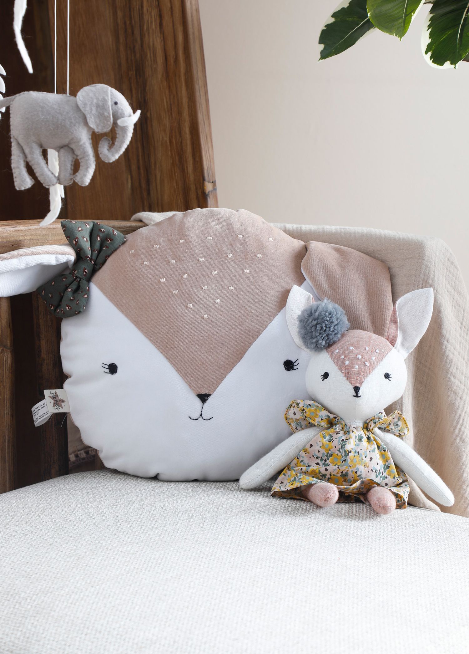 Bambi Girl Çocuk Dekoratif Yastık