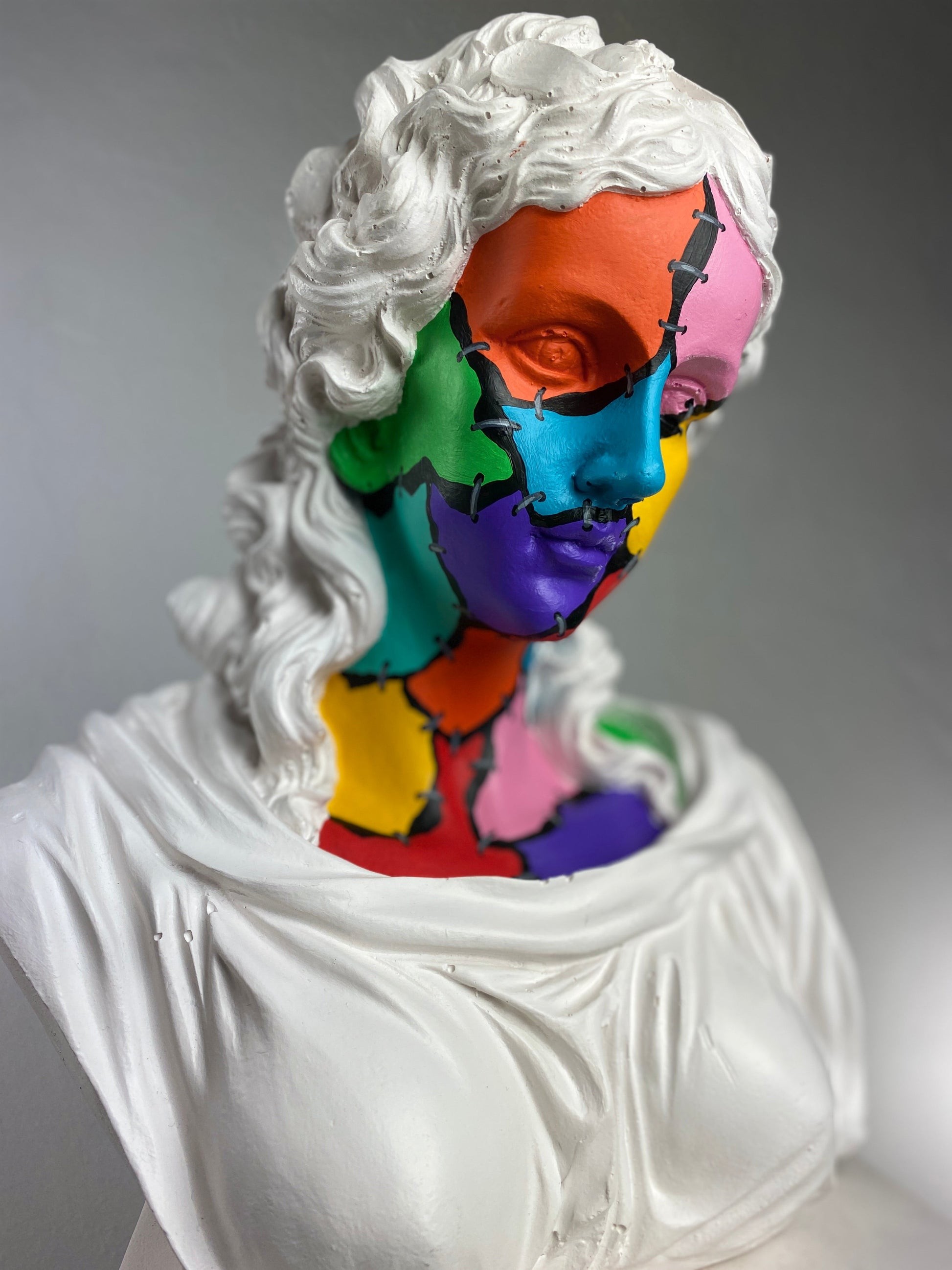 Hera White Zombie Heykel