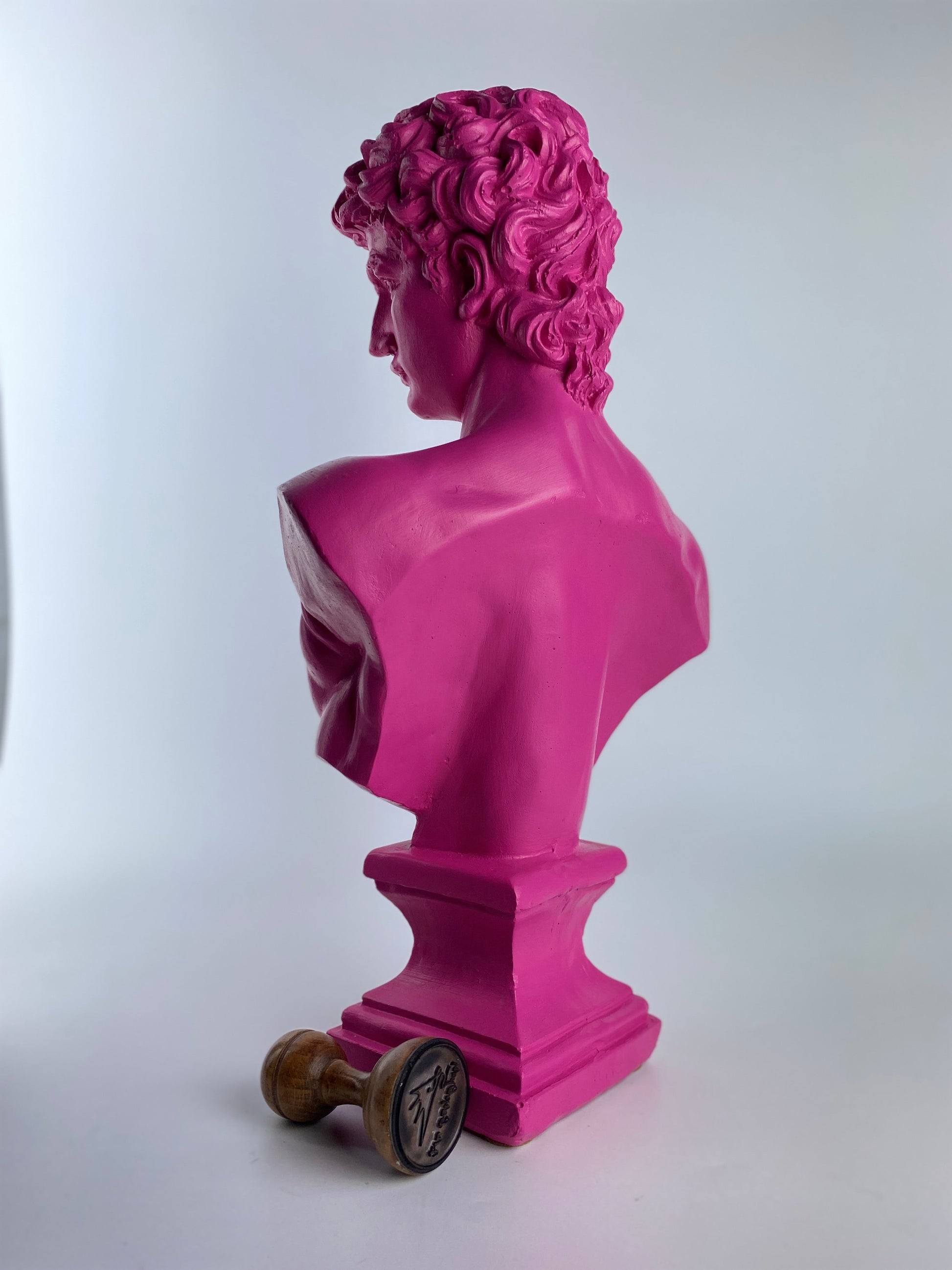 David Dark Pink Büyük Heykel