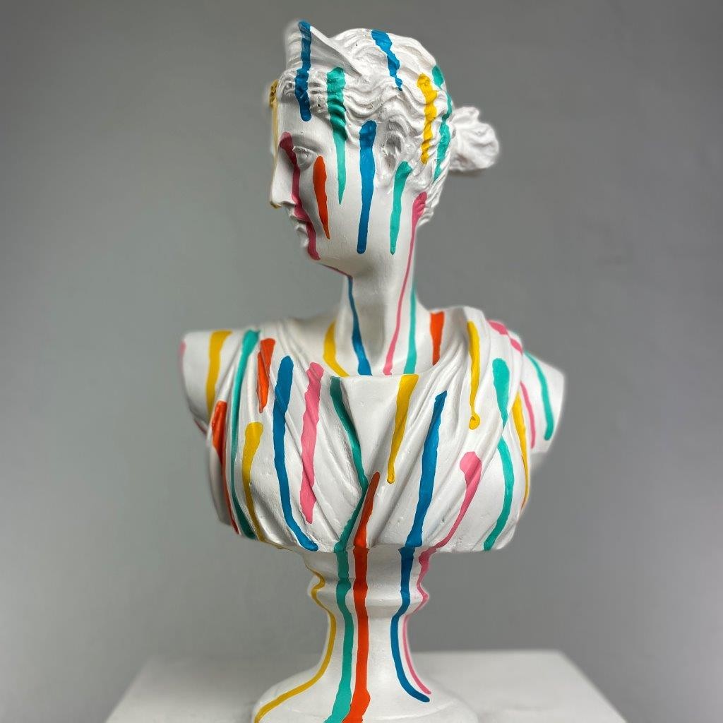 Artemis Colorfall Heykel