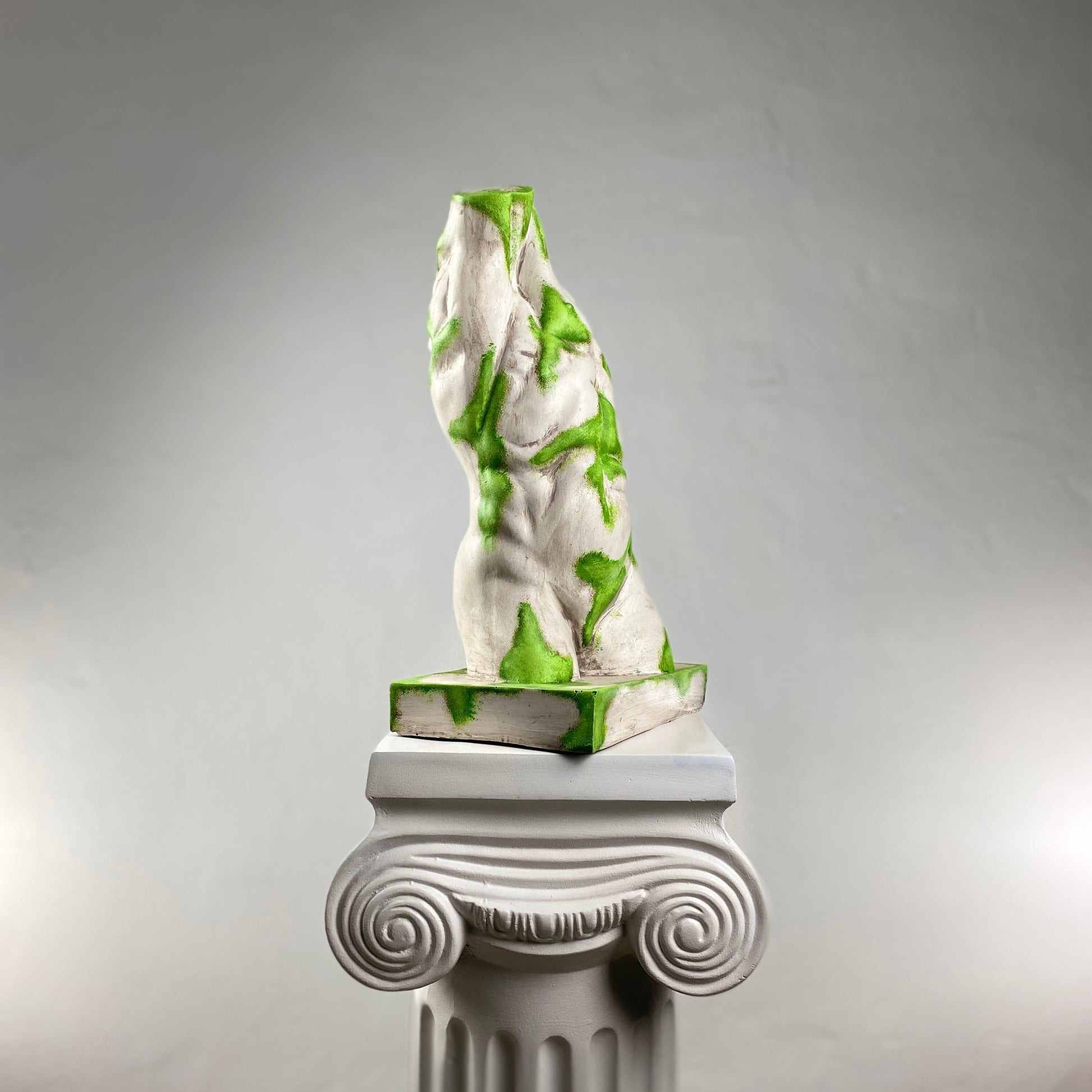 Torso Mossy Heykel