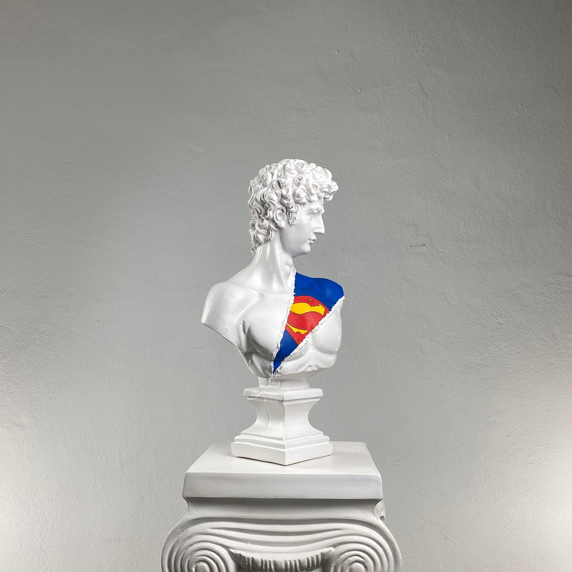 David Superman Büyük Heykel