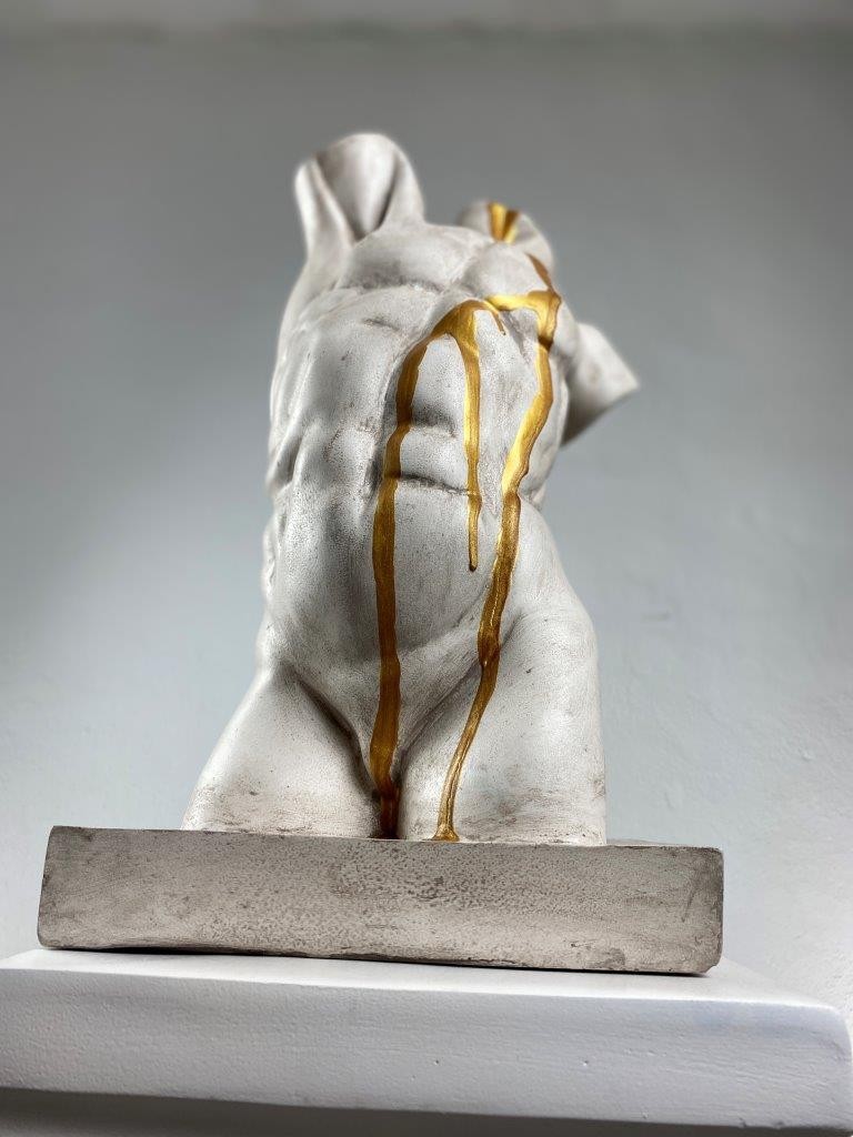 Torso Gold Rain Heykel