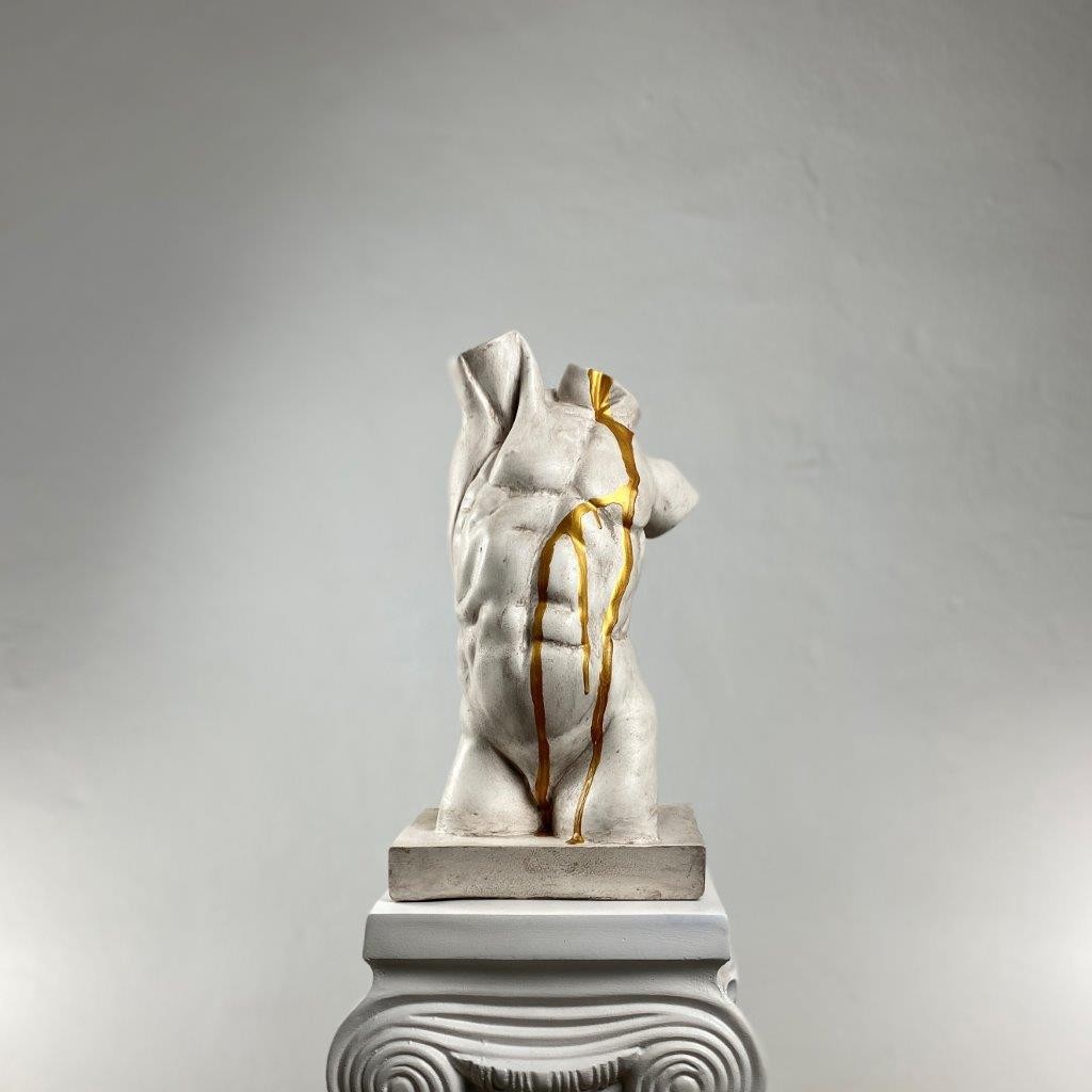 Torso Gold Rain Heykel