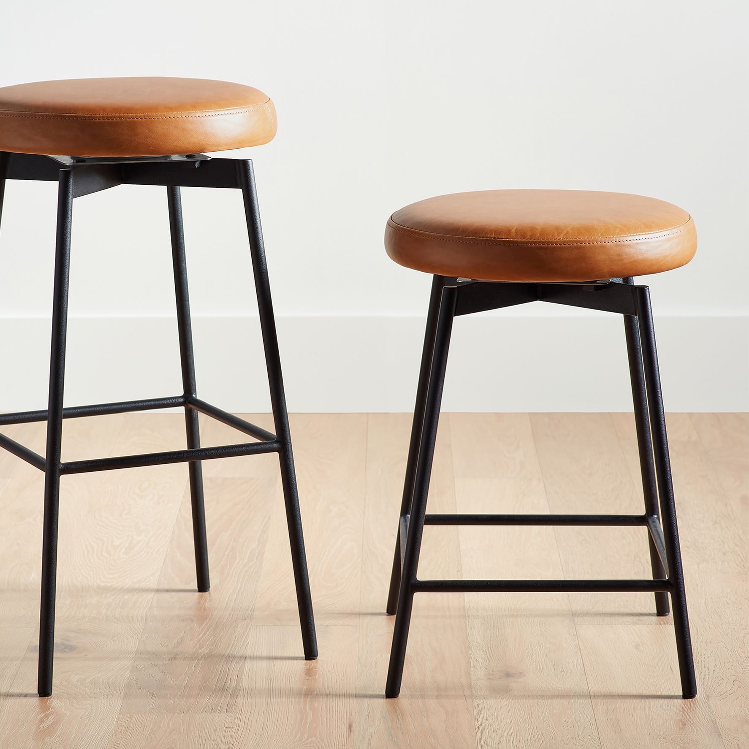 Odio Taba Deri Döner Bar Taburesi