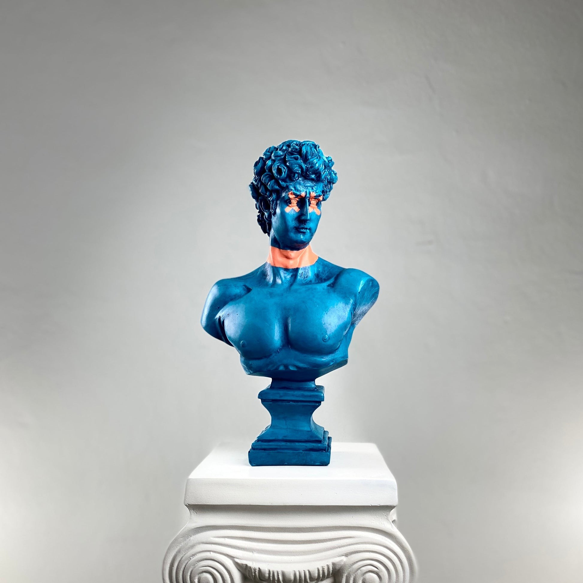 David Forbidden Büyük Heykel