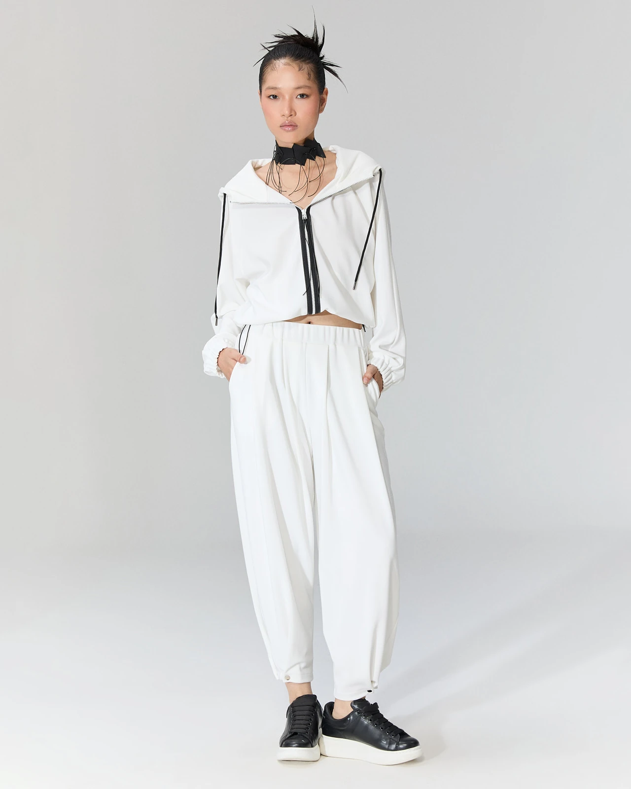 Büzgülü Kapüşonlu Ceket - Beyaz