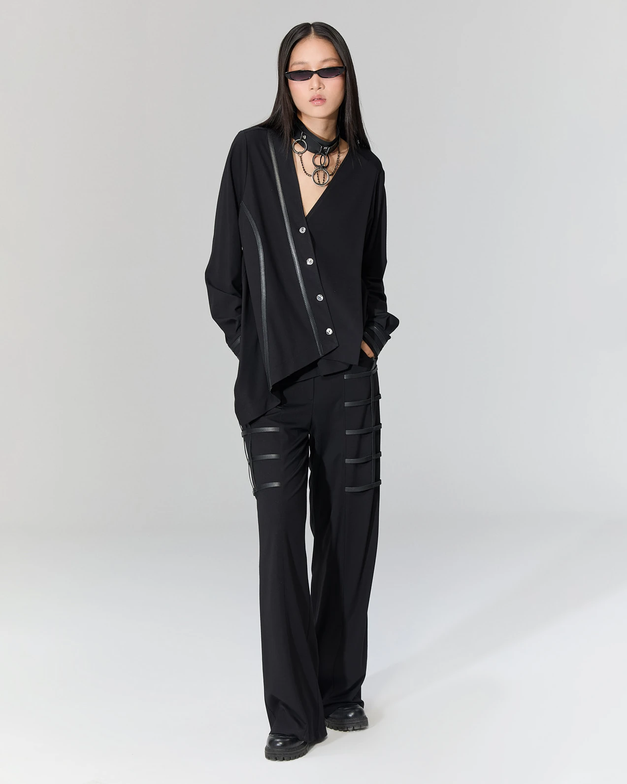 Düğmeli Asimetrik Bluz