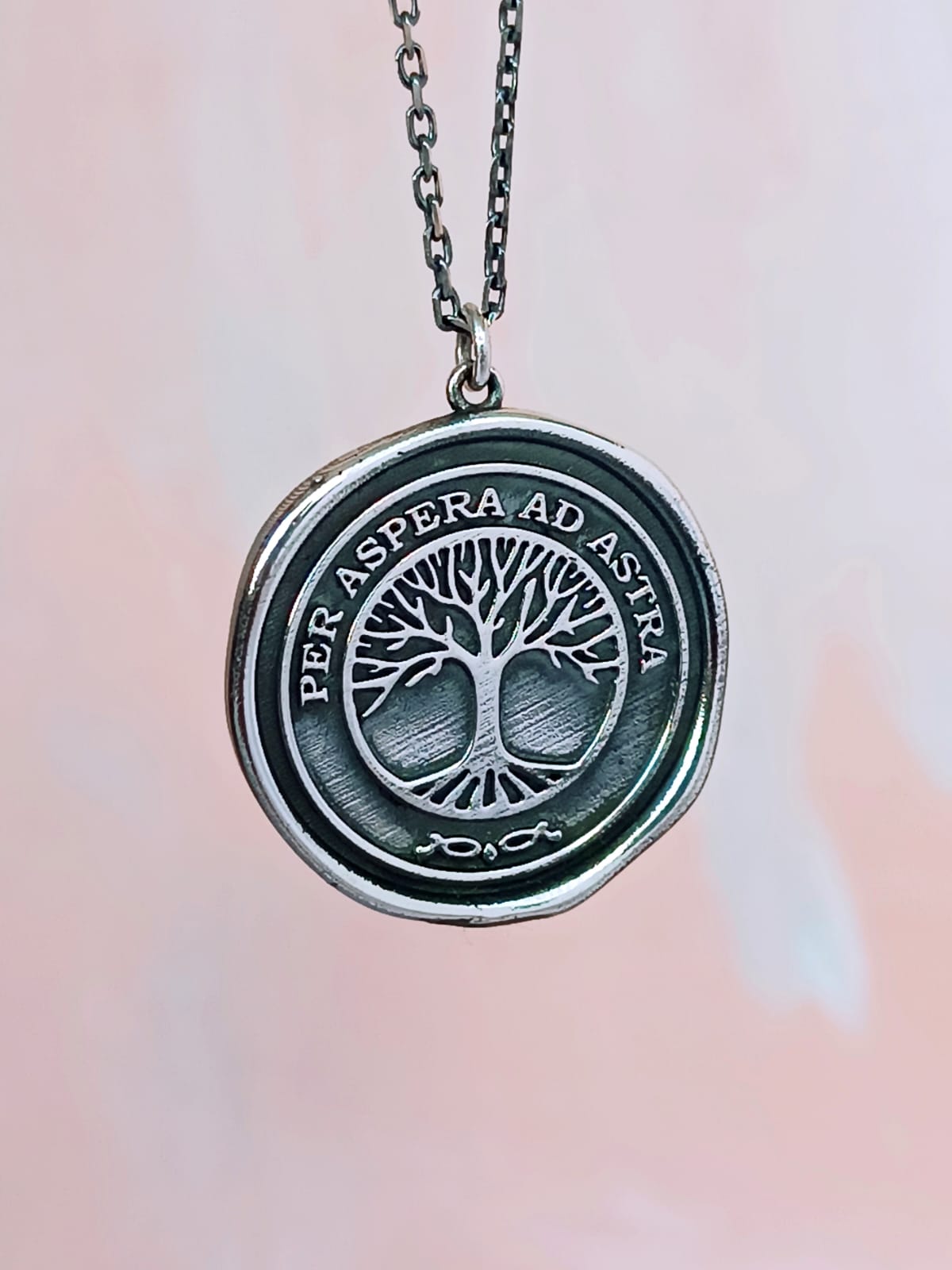 925 Ayar Gümüş Hayat Ağacı Latin Motto Mühür  Kolye , Zorluklar İçinden Yıldızlara Motivasyon Kolye