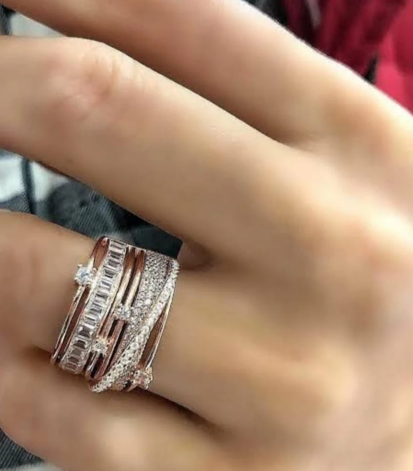 925 Ayar Gümüş  Zirkon Yuvarlak ve Baget Çok Taşlı  Geniş Bant Sarmal Ayarlanabilir  Bildirim Yüzük 